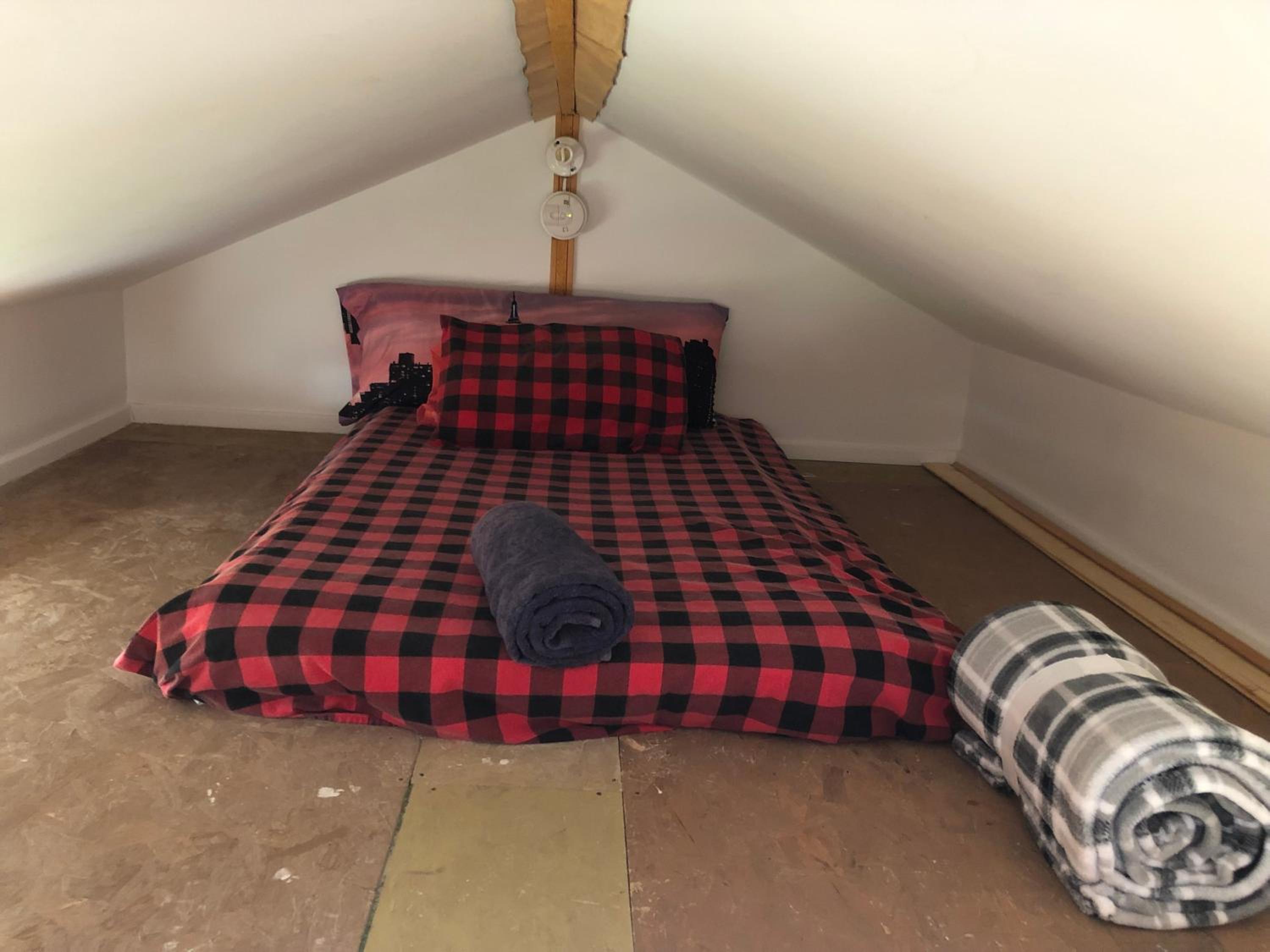 Cabine, Home Sweet Home