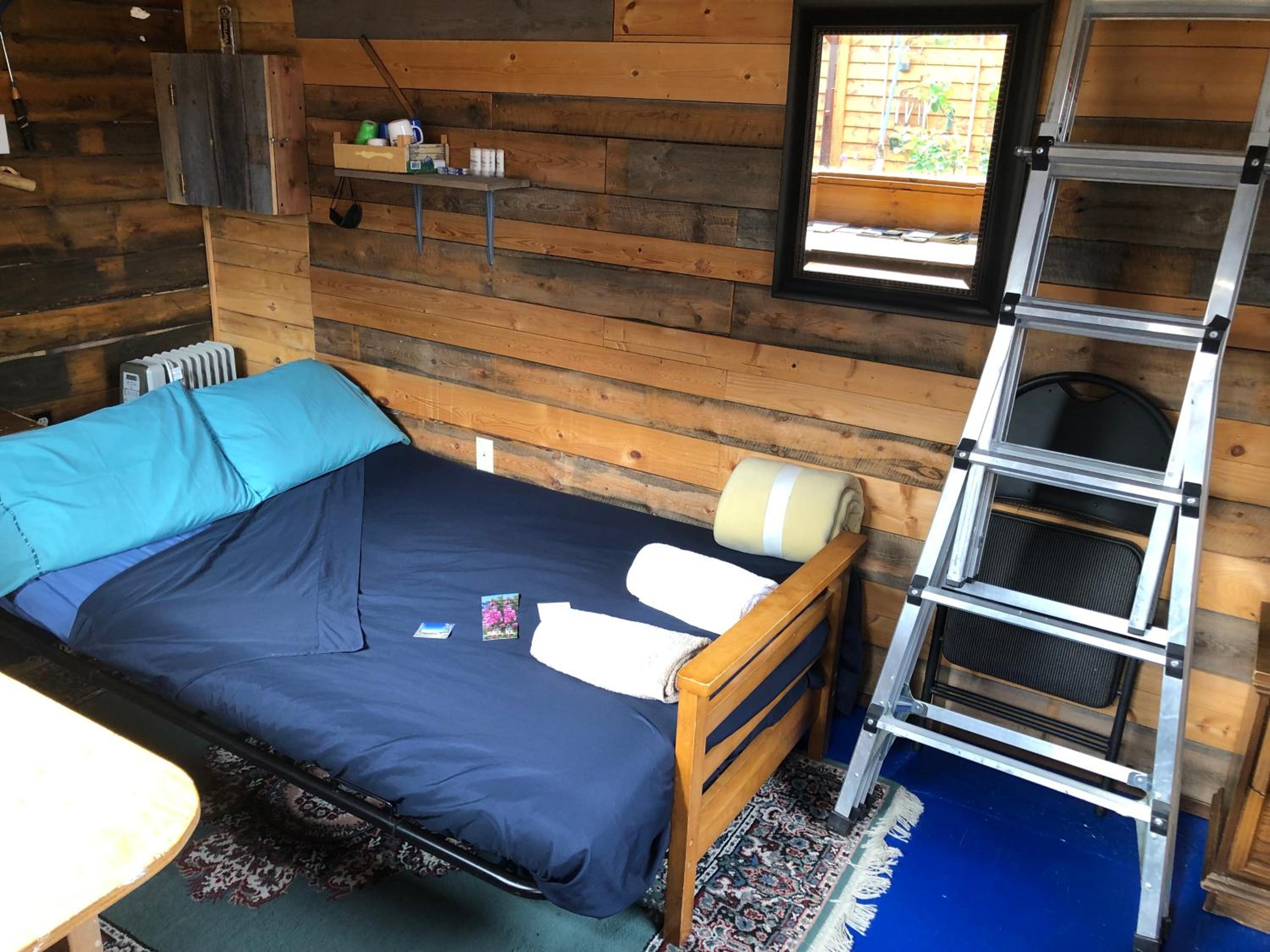 Cabine, Home Sweet Home