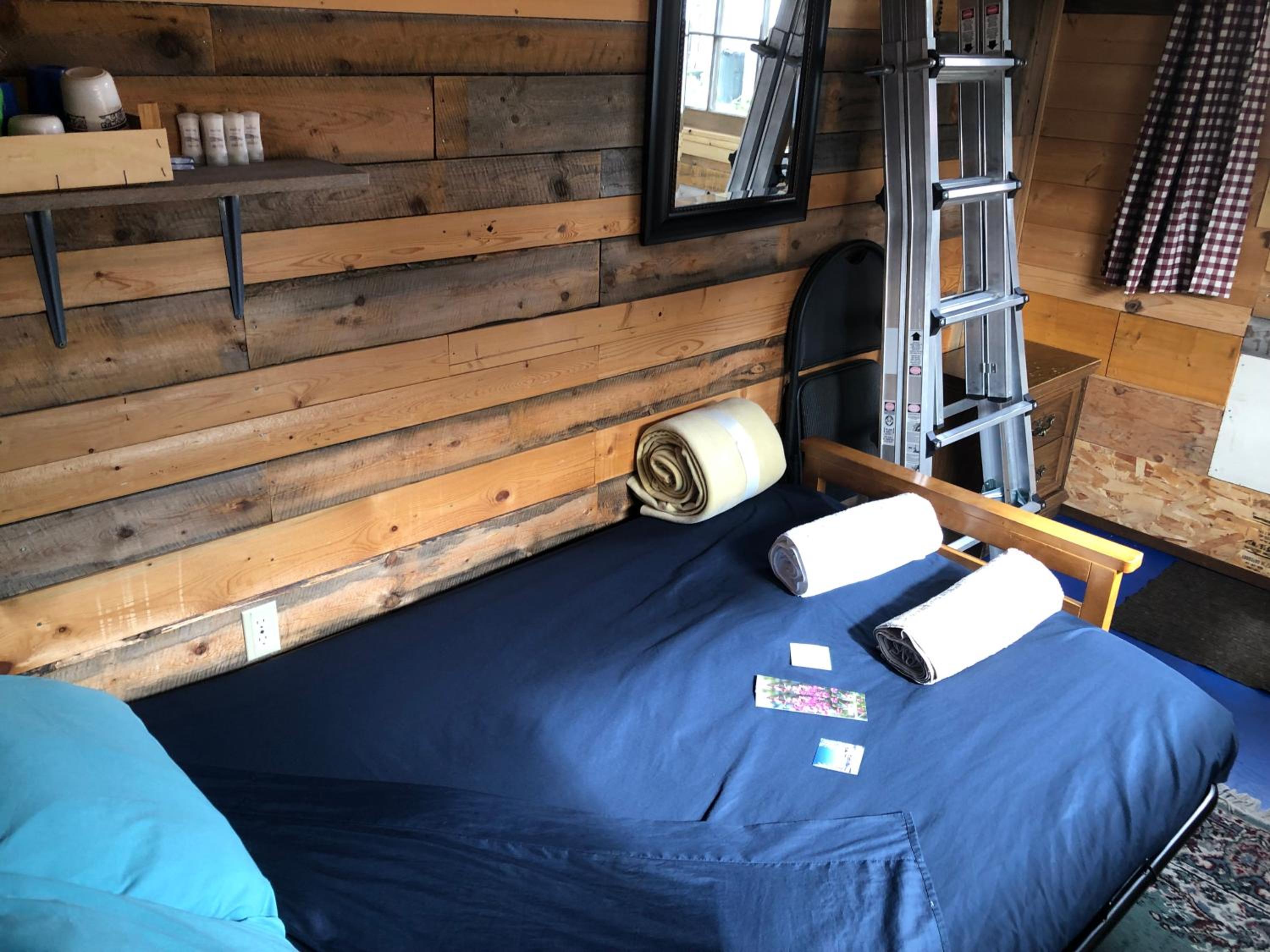 Cabine, Home Sweet Home