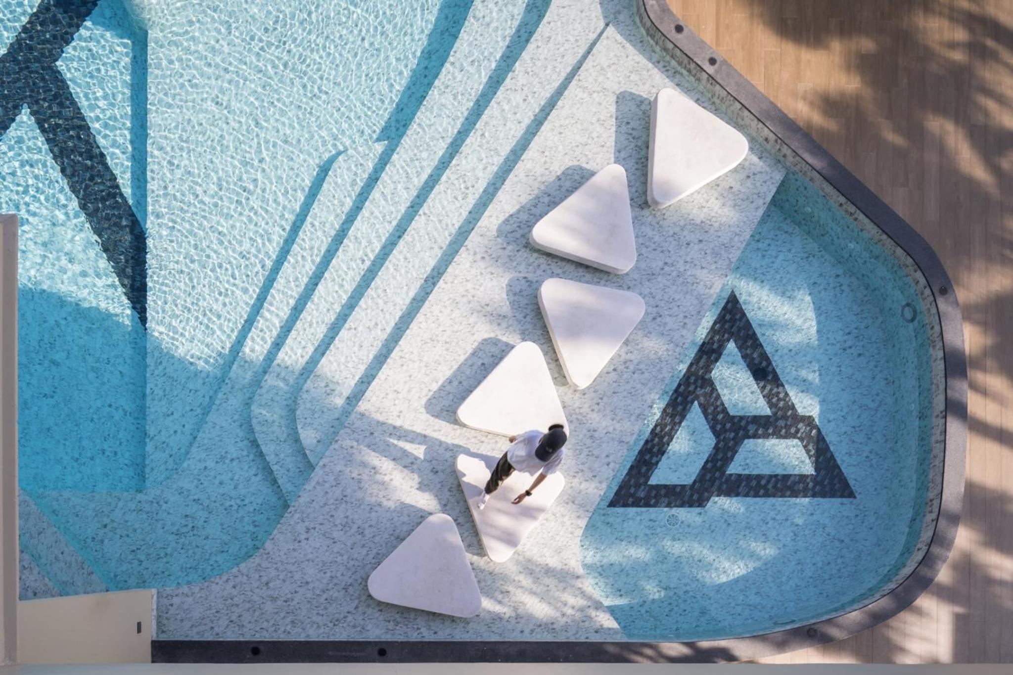 The Signature Hotel Airport 81