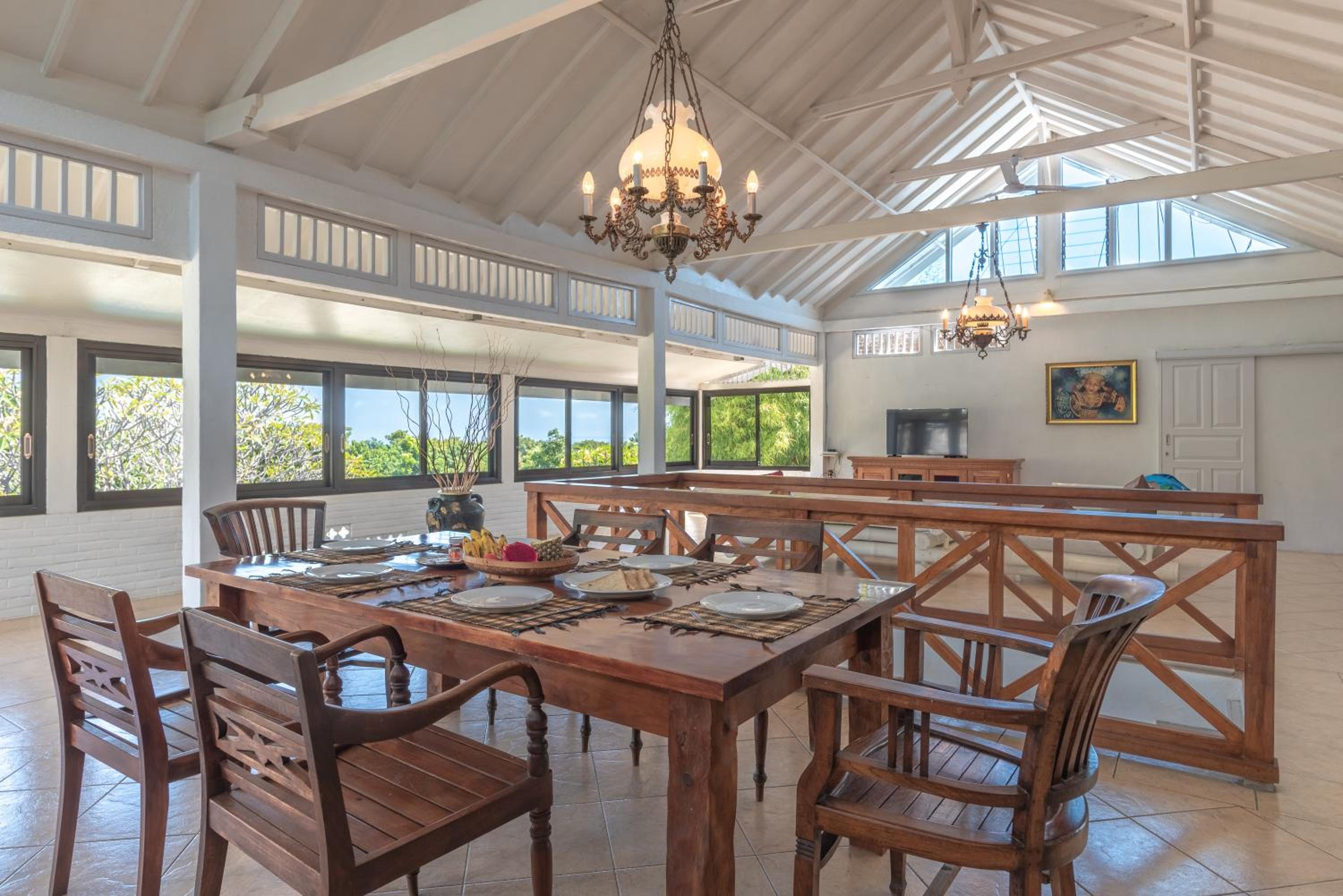 Villa Dinding Batu