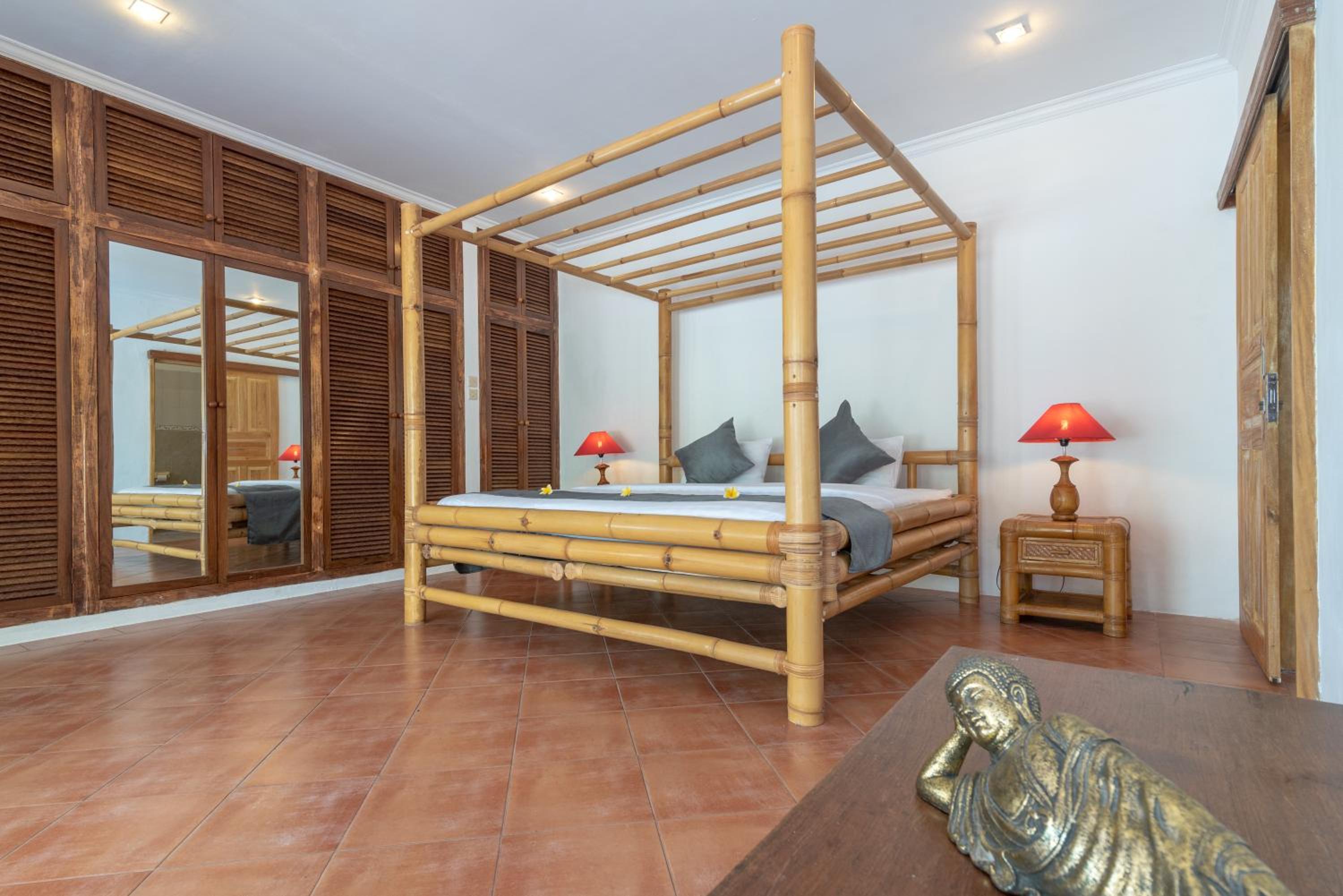 Singaraja Vacations - Villa Dinding Batu - Property Image 70