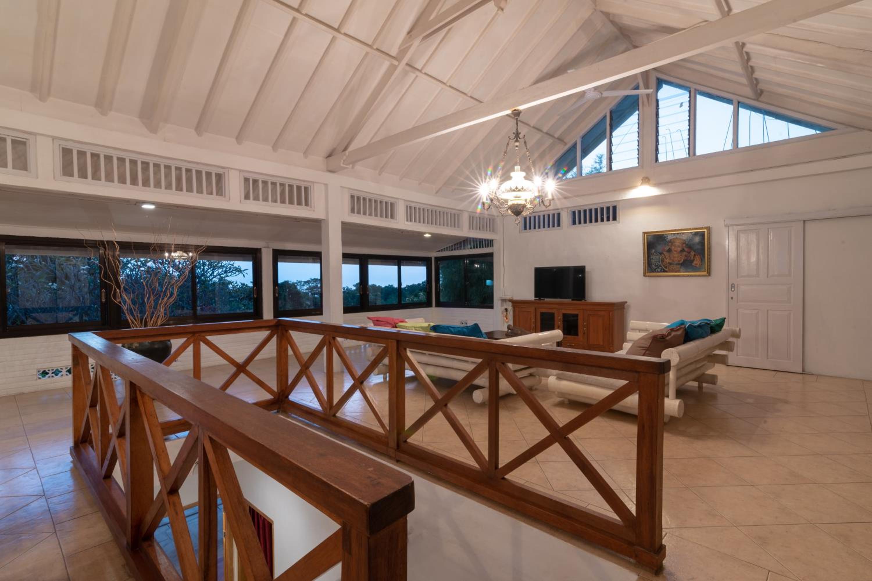 Villa Dinding Batu