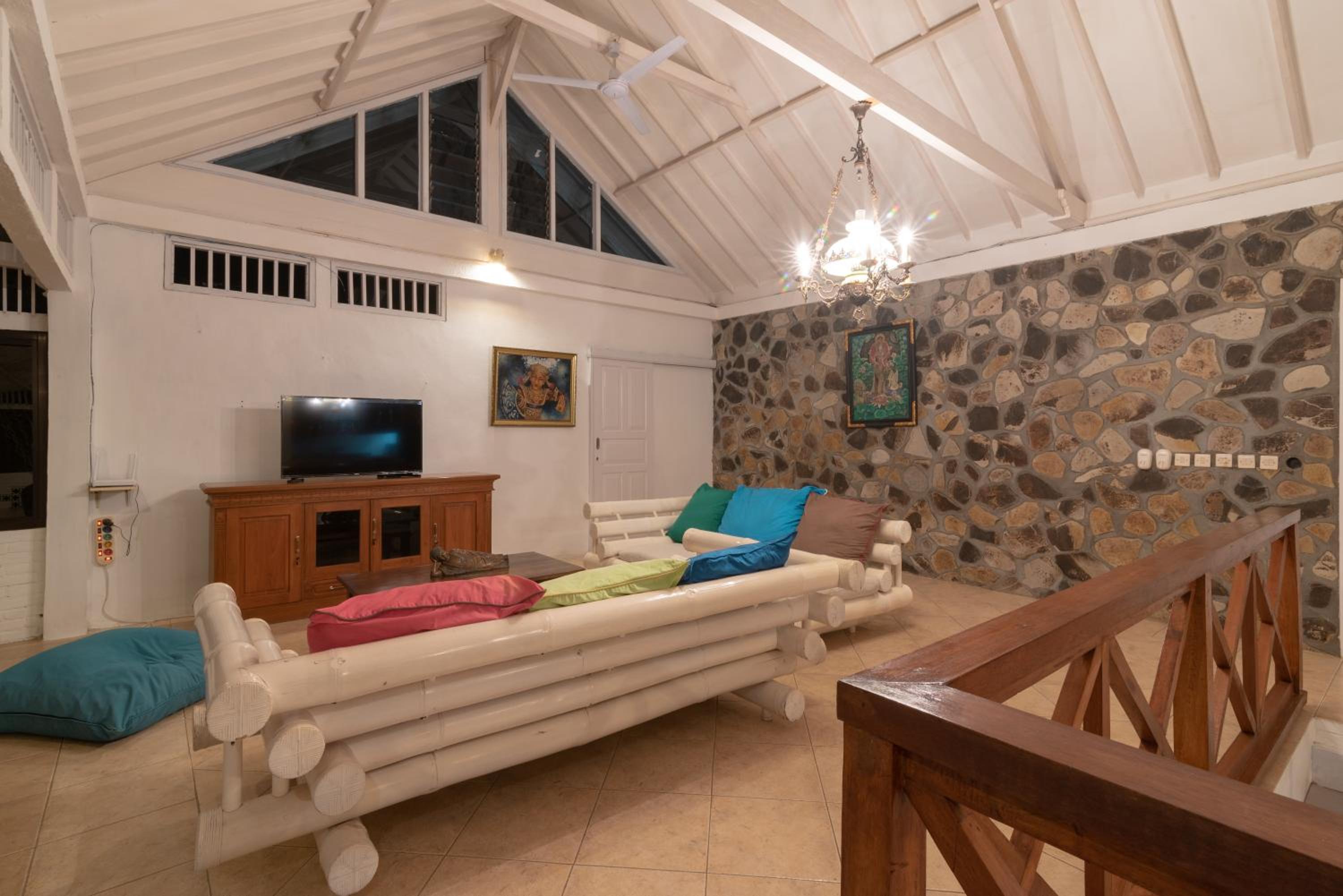 Singaraja Vacations - Villa Dinding Batu - Property Image 25