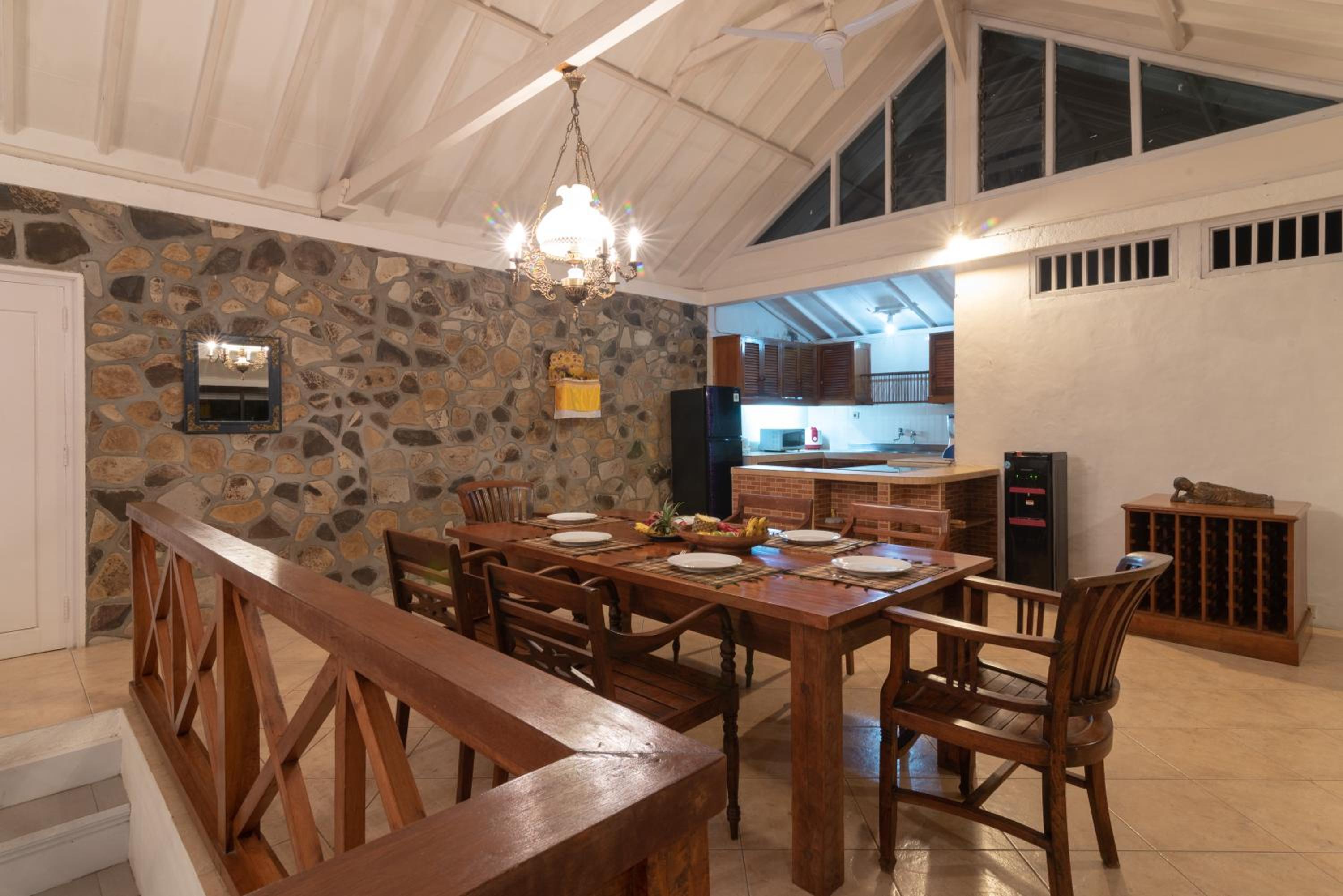 Singaraja Vacations - Villa Dinding Batu - Property Image 24