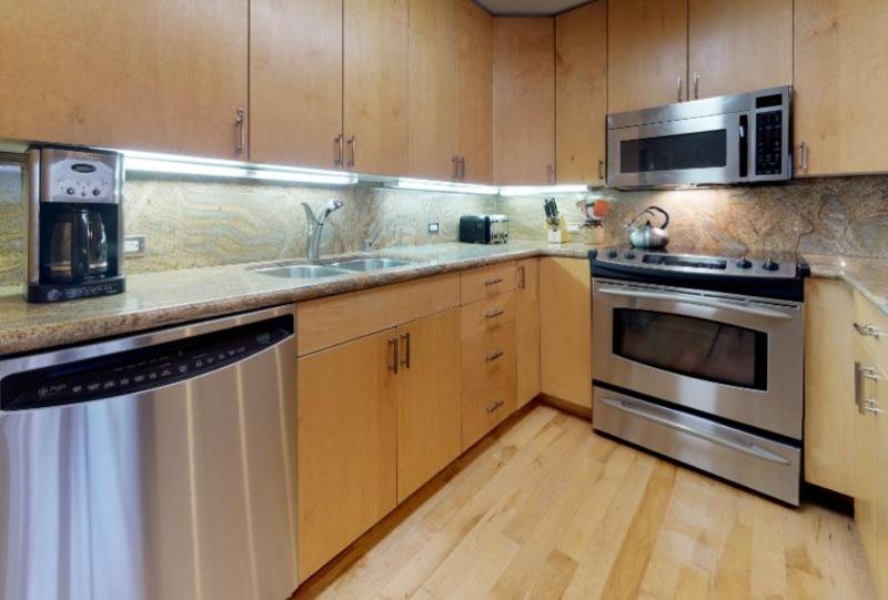 1 Bedroom Boutique Resort Condo With Hot Tub Access And Within Walking Distance To The Eagle Bahn Gondola view 4