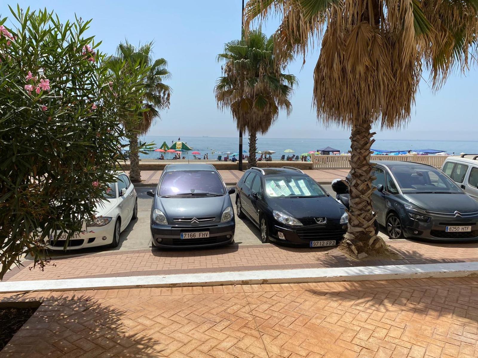 Beachfront two-bedroom apartment in Fuengirola