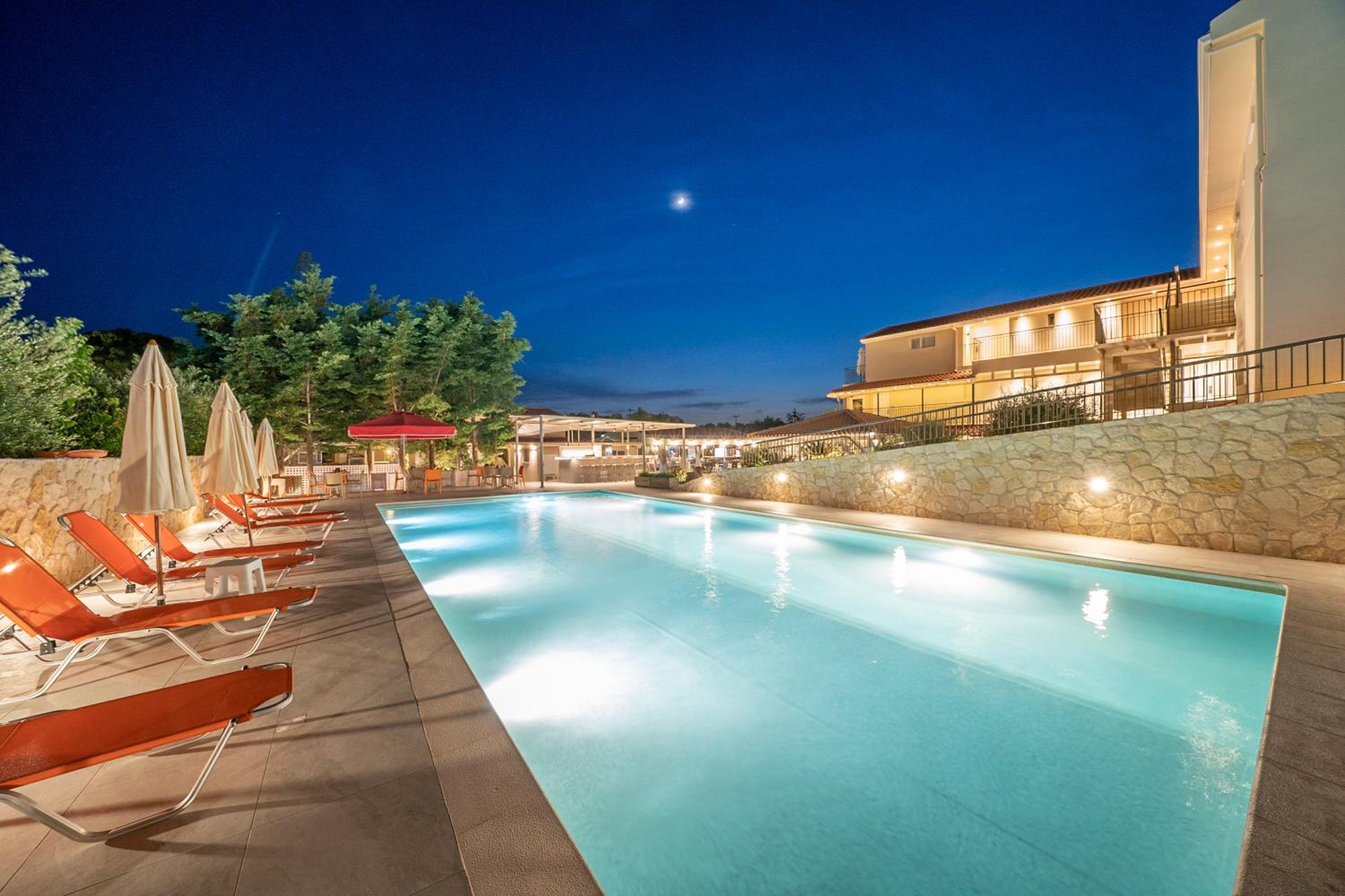 Makris Yialos Apartments