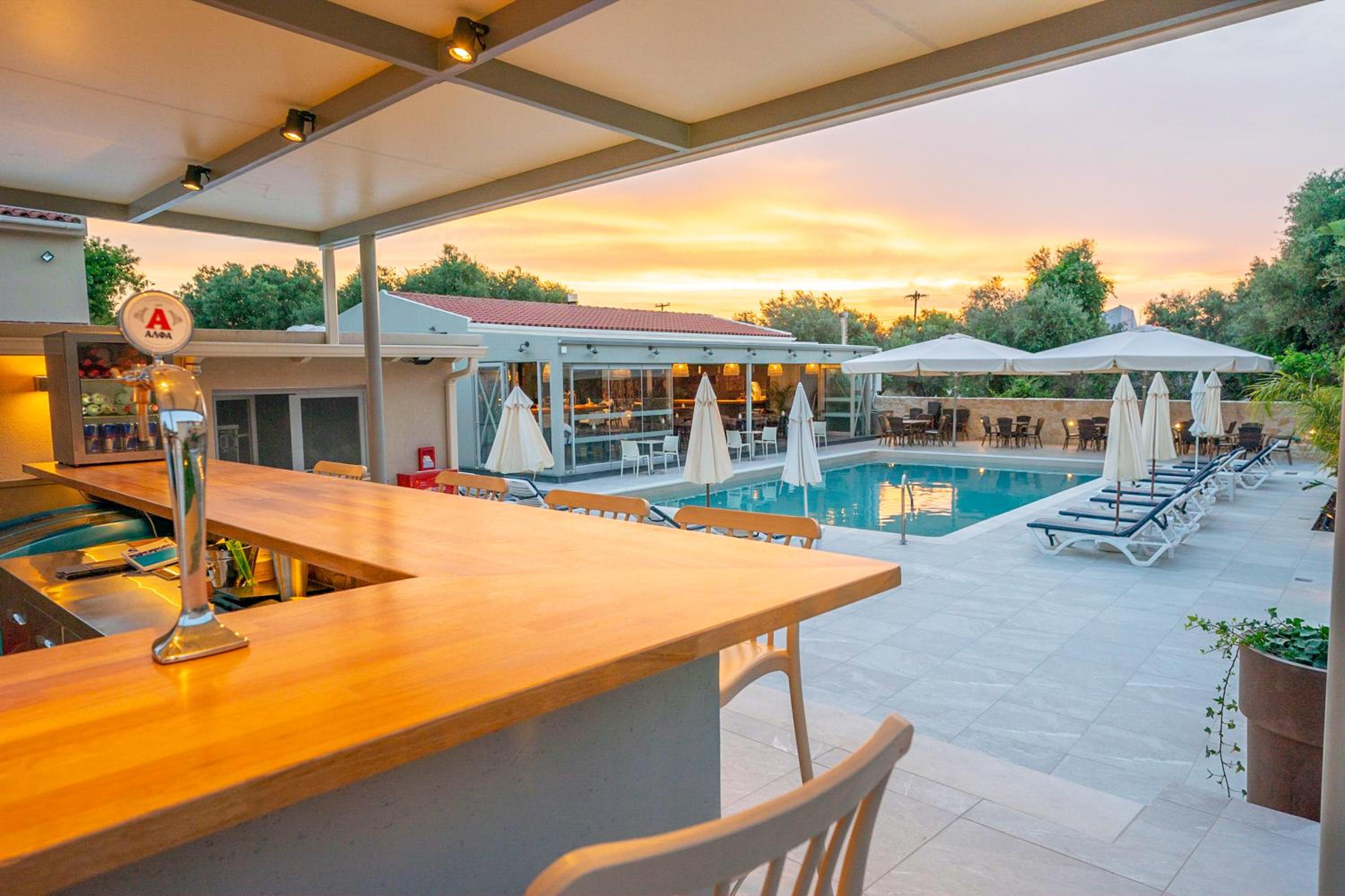 Makris Yialos Apartments