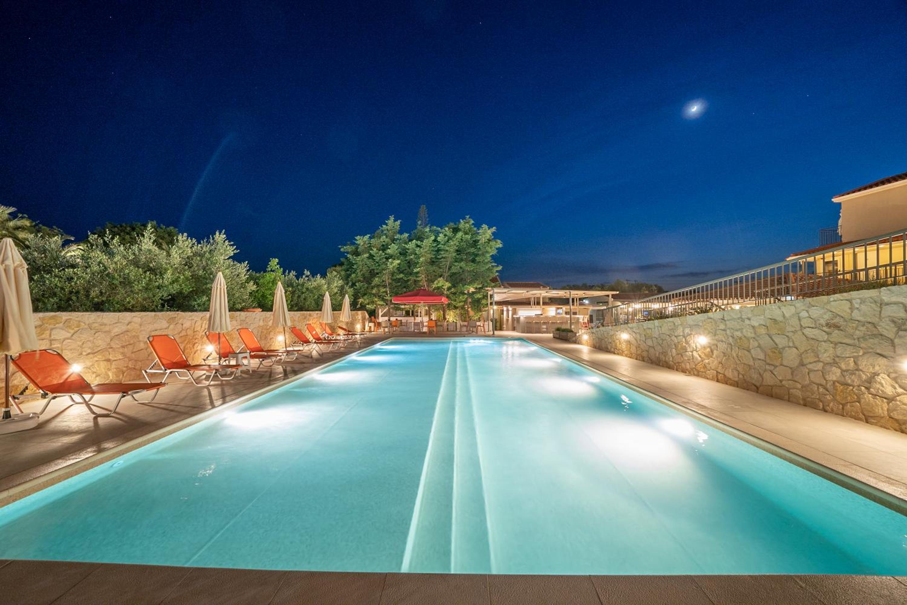 Makris Yialos Apartments