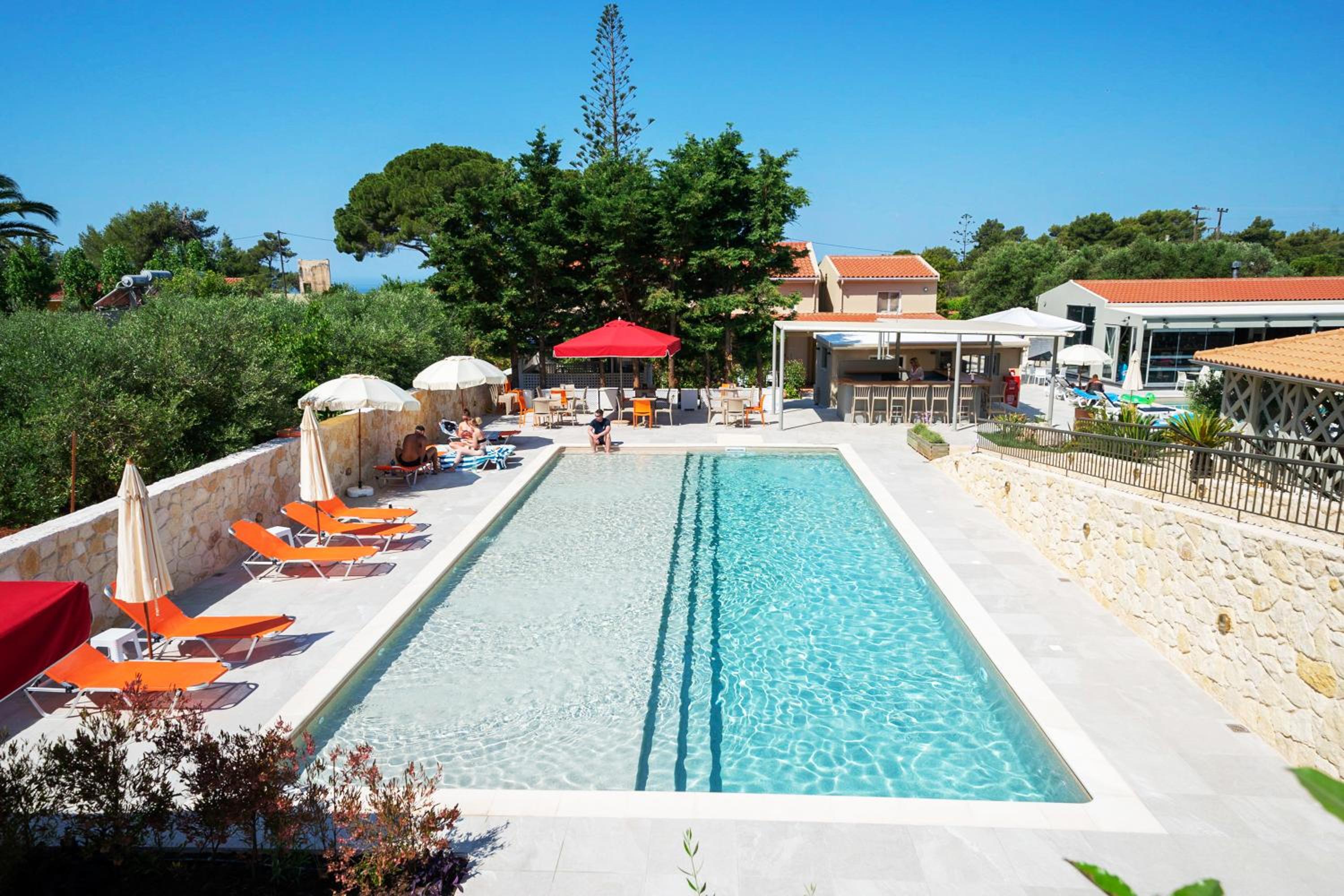 Makris Yialos Apartments