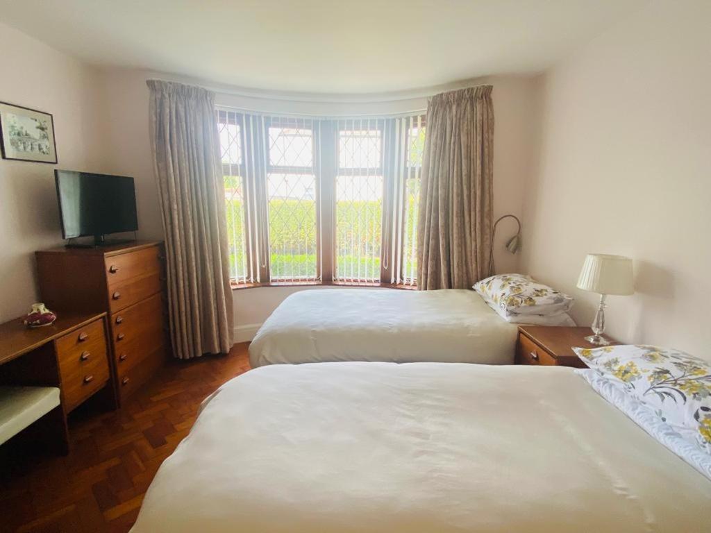 Cheerful 4-bedroom detached family home, quiet area view 2
