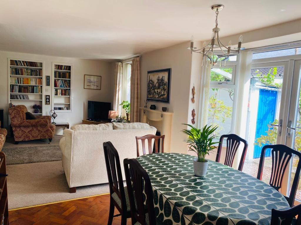 Cheerful 4-bedroom detached family home, quiet area view 4