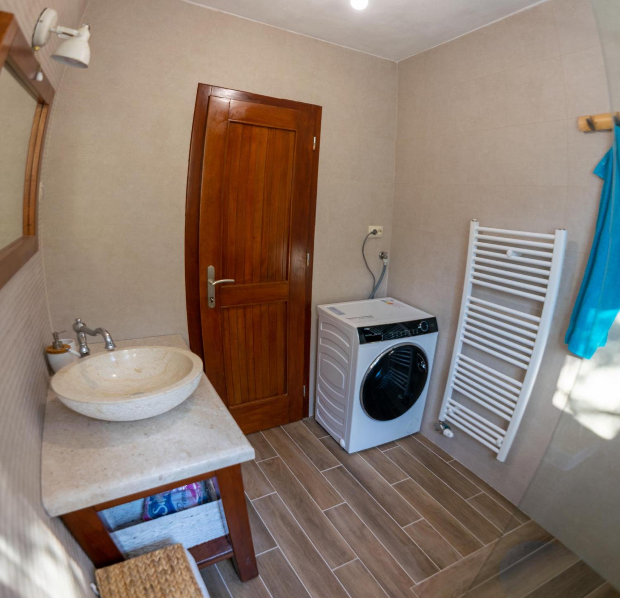 Photo 48