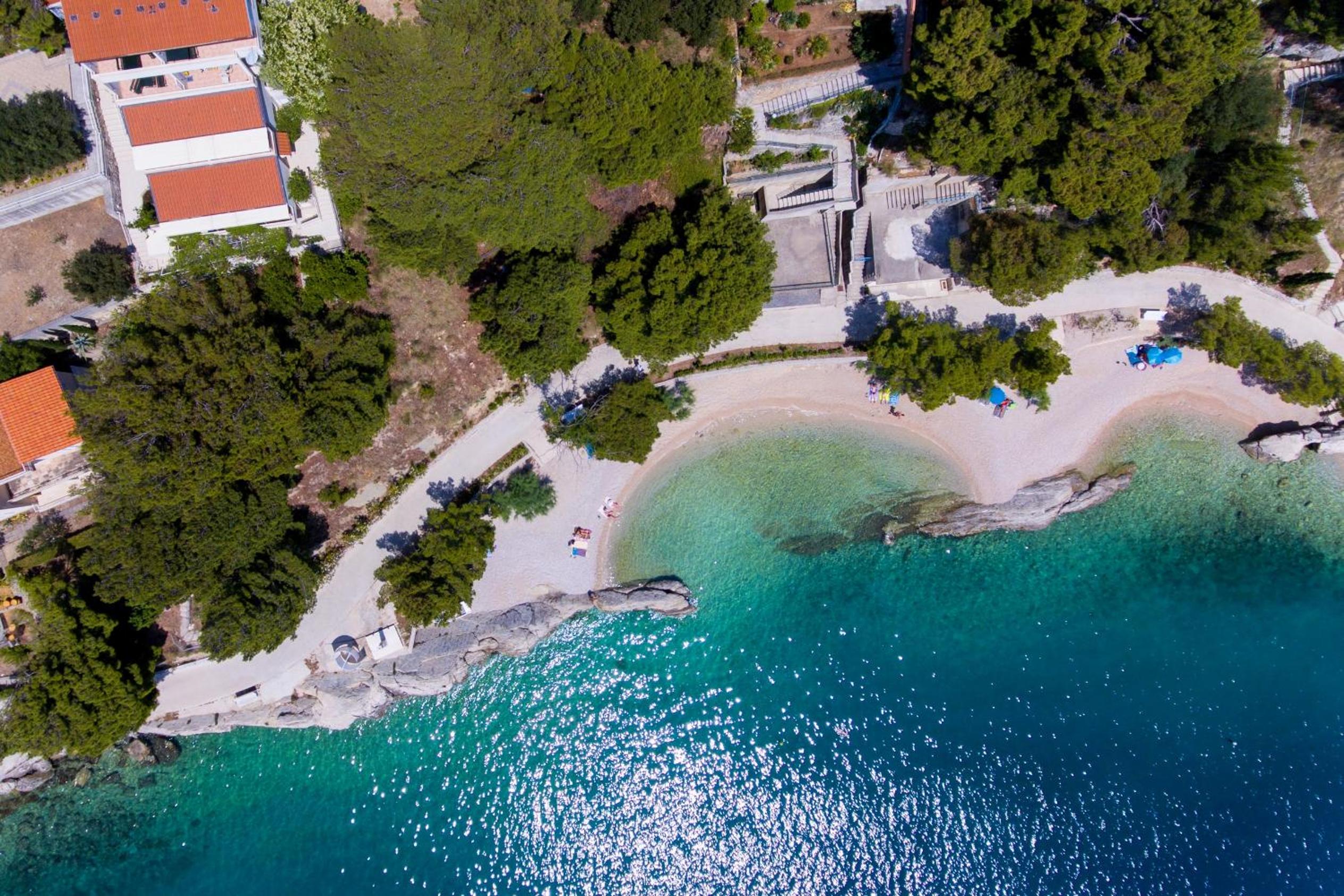Apartments by the sea Brela, Makarska - 18814 view 3