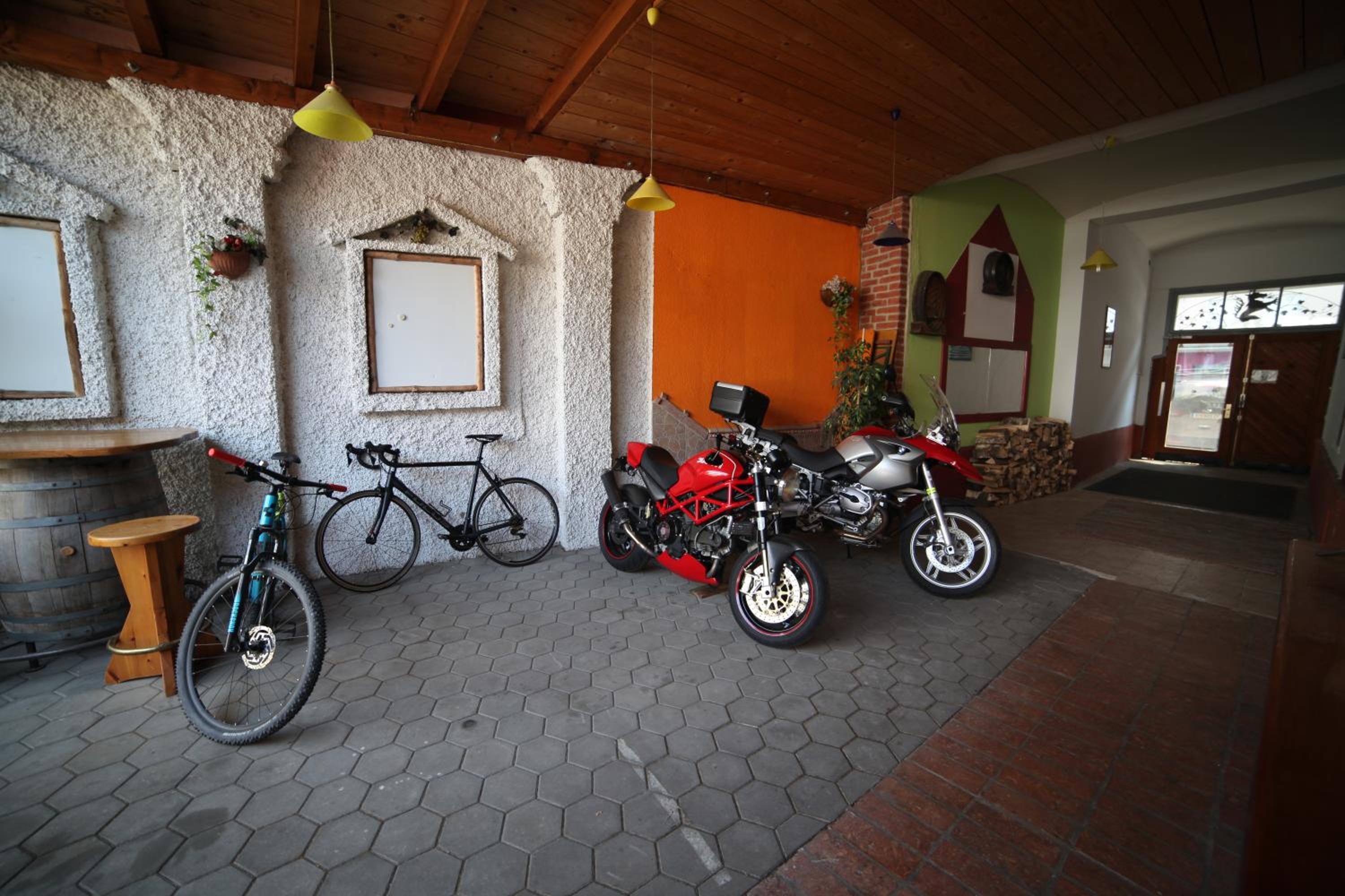 Bodega Apartment