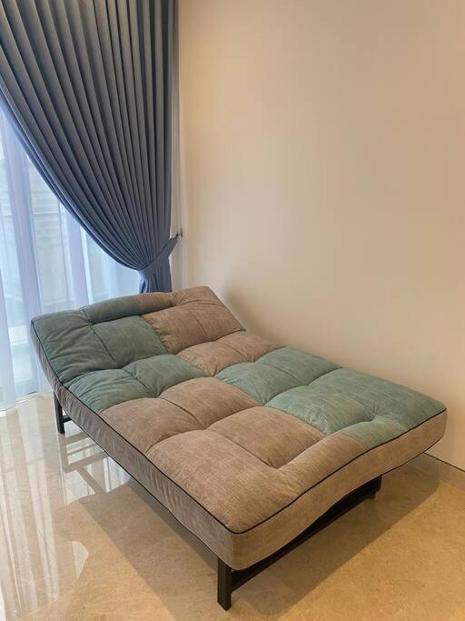 Infinity pool, NEW 2 bedroom, near BBCC LALAPORT, PNB 118, KLCC with high speed wifi