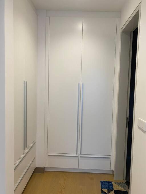 Infinity pool, NEW 2 bedroom, near BBCC LALAPORT, PNB 118, KLCC with high speed wifi