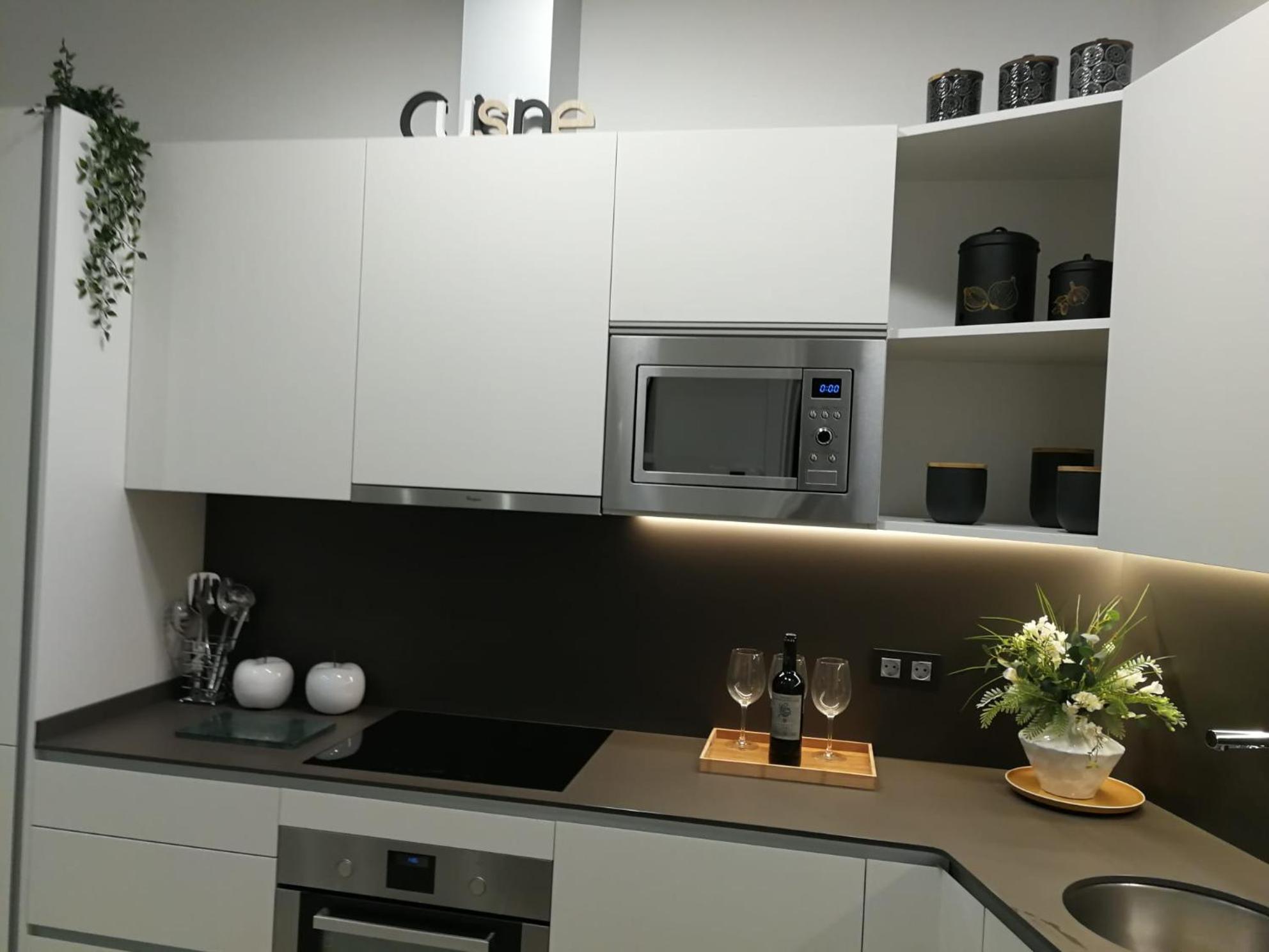 Glory Suite Zurriola Beach with AC