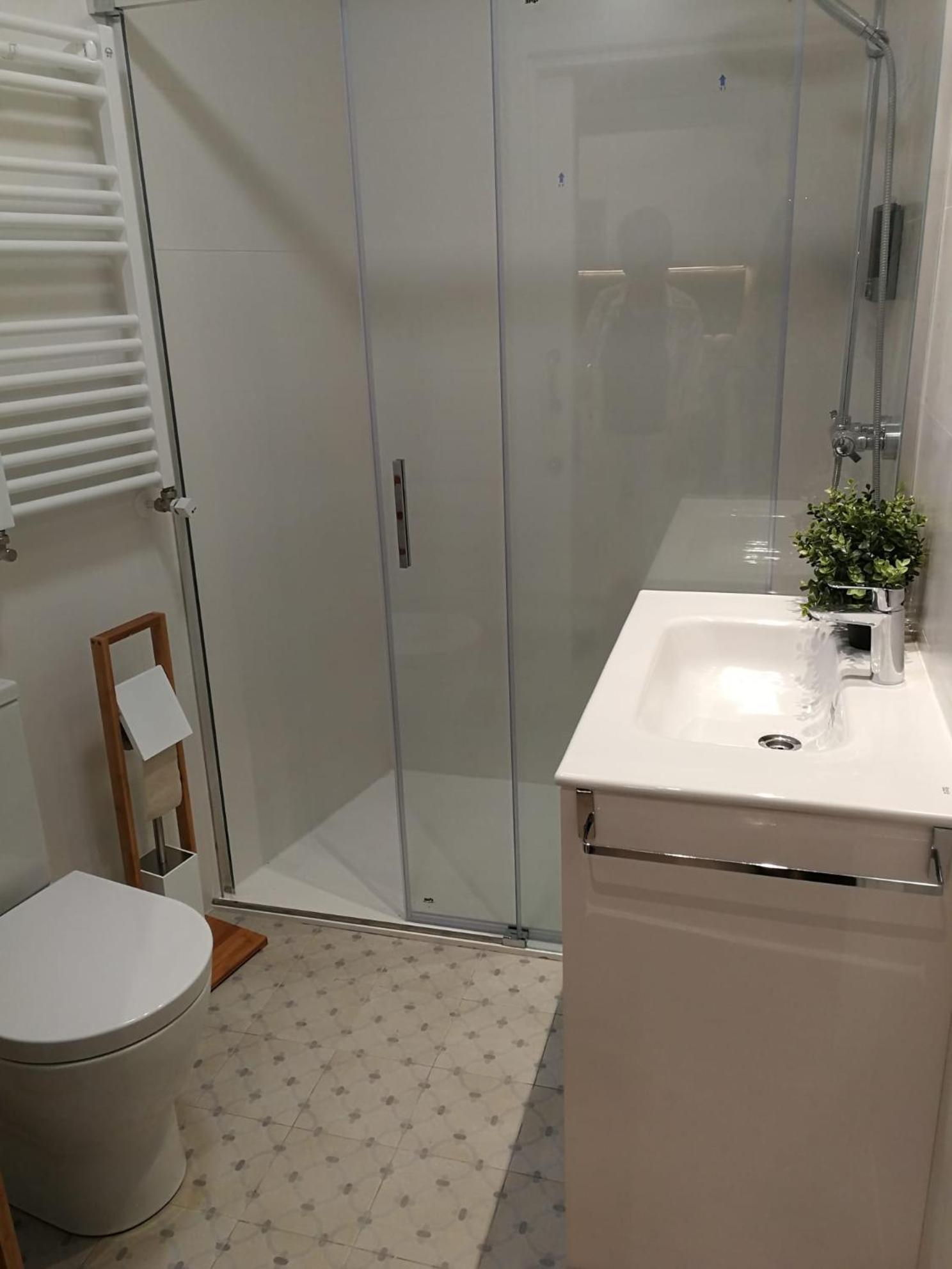 Glory Suite Zurriola Beach with AC