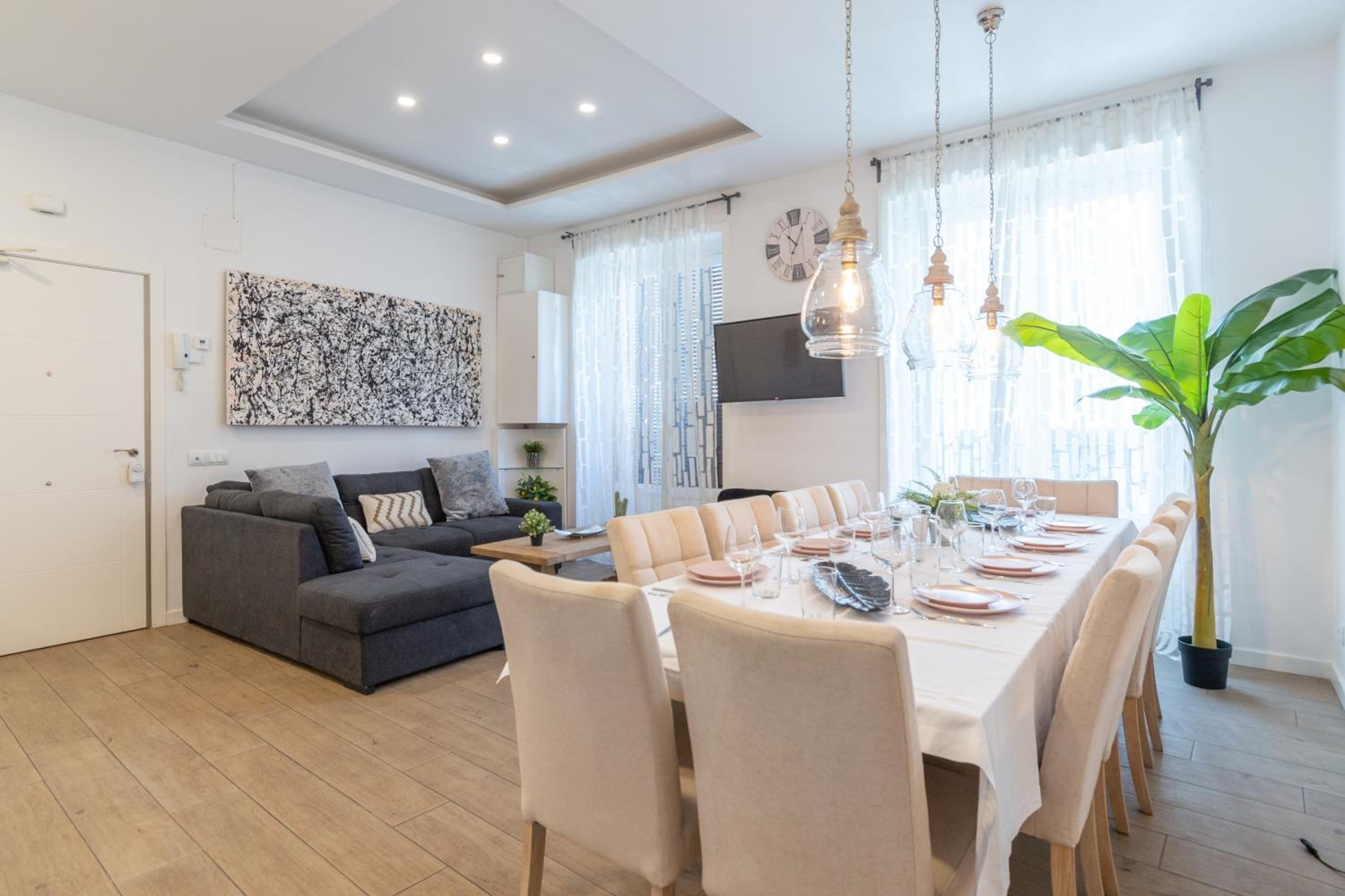 Hotel JACUZZI FULL exterior SOL, by MONARO***** - Image 1