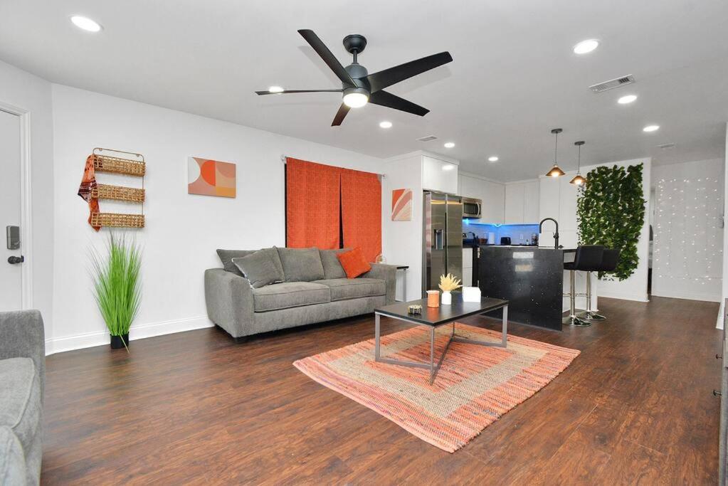 Hidden Gem Safari Home w/ Backyard Near Midtown view 5
