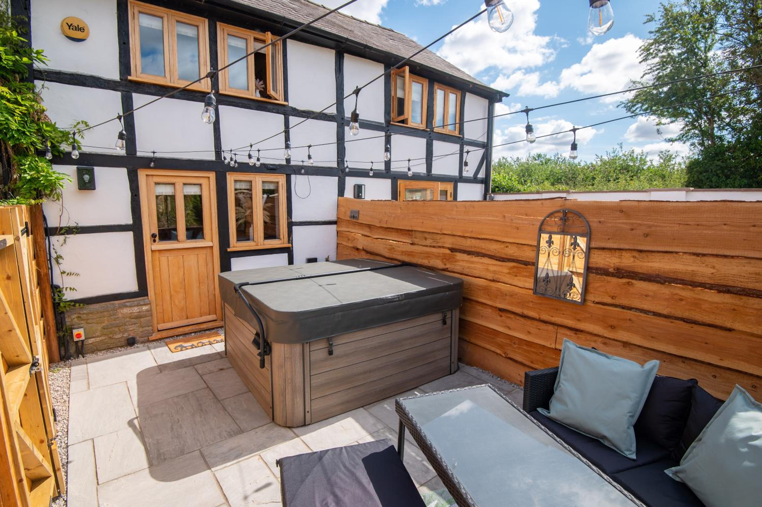 Apple Tree Cottage - Cosy 2 Bed with Deluxe HOT TUB & Log Burner view 2