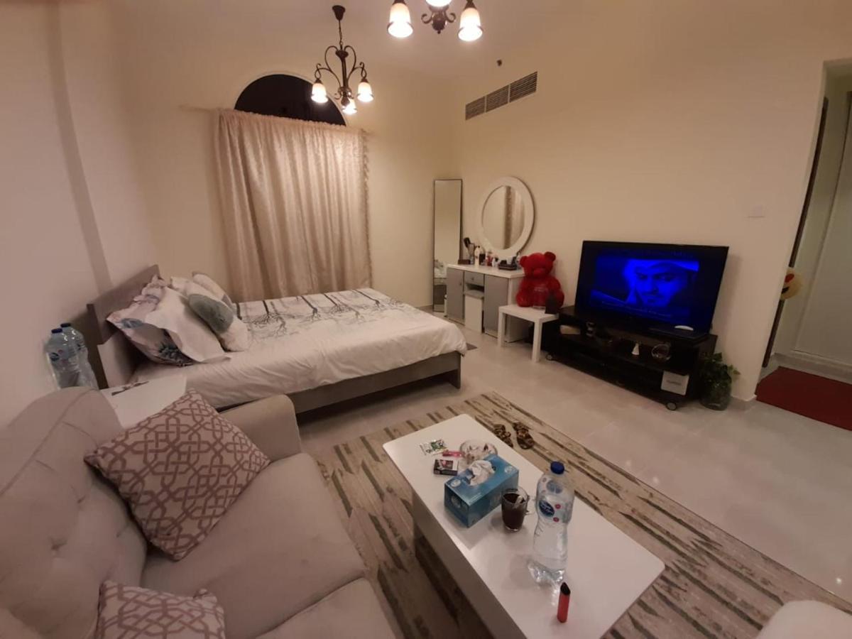 Spacious 2 Bedroom with maid room for families