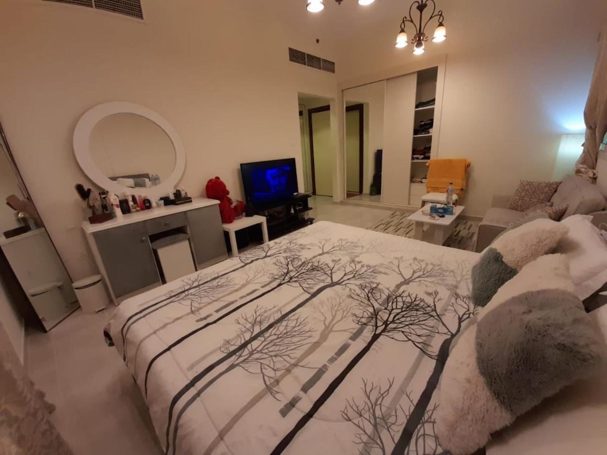 Spacious 2 Bedroom with maid room for families
