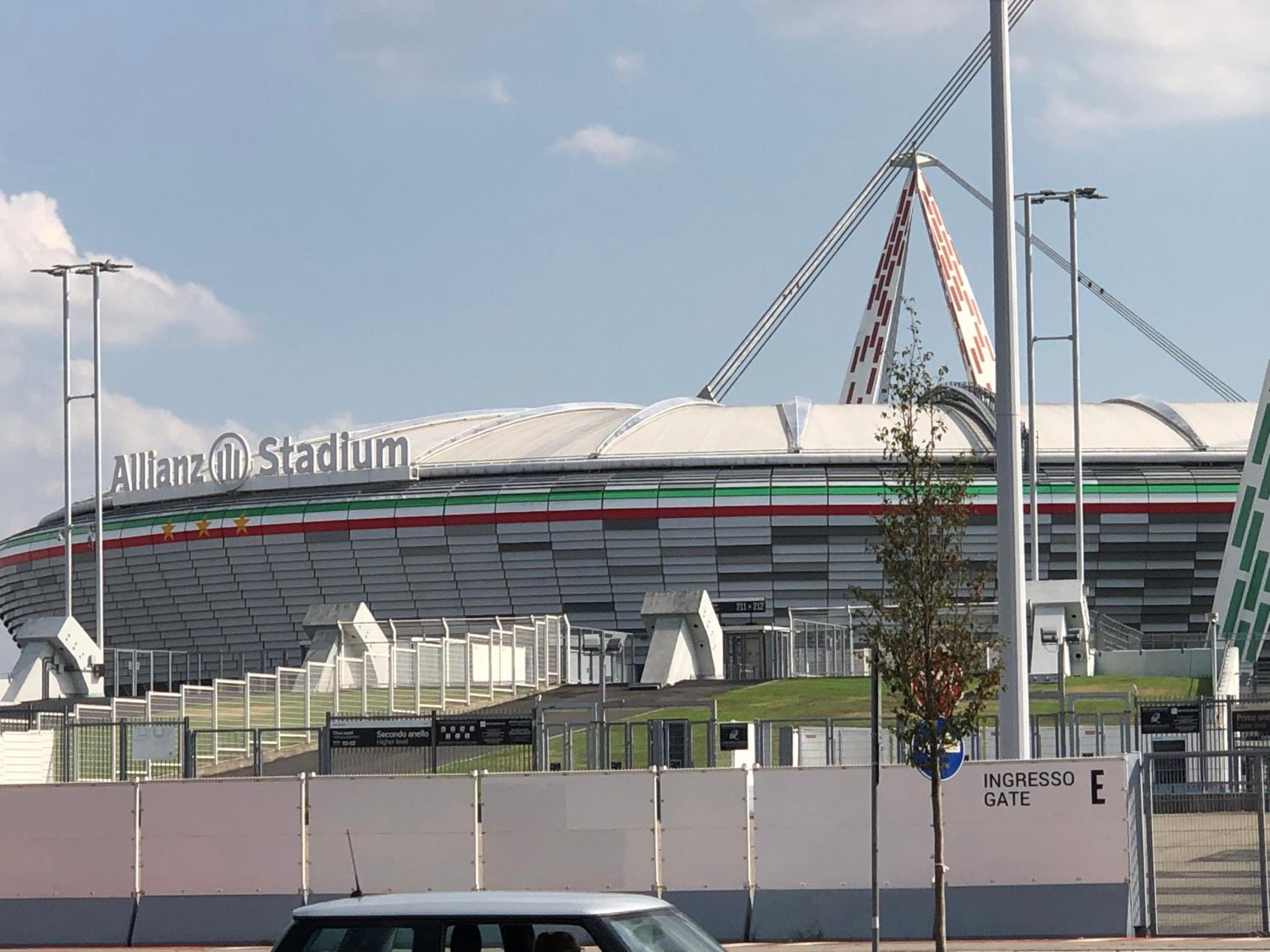 Tra Stadio e Storia - Fronte Allianz Stadium Juventus view 5