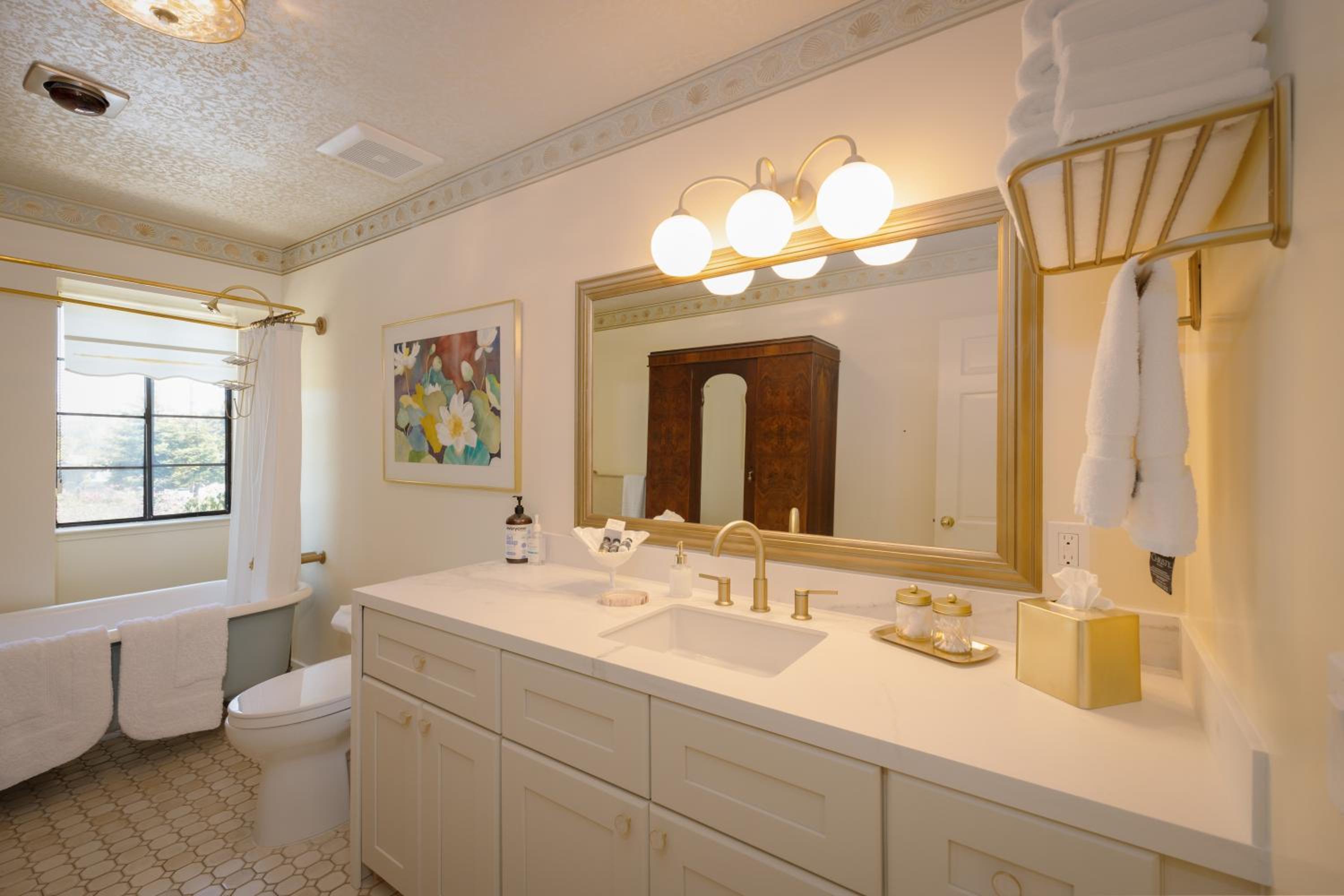 Half Moon Bay Vacations - Mill Rose Inn - Property Image 39