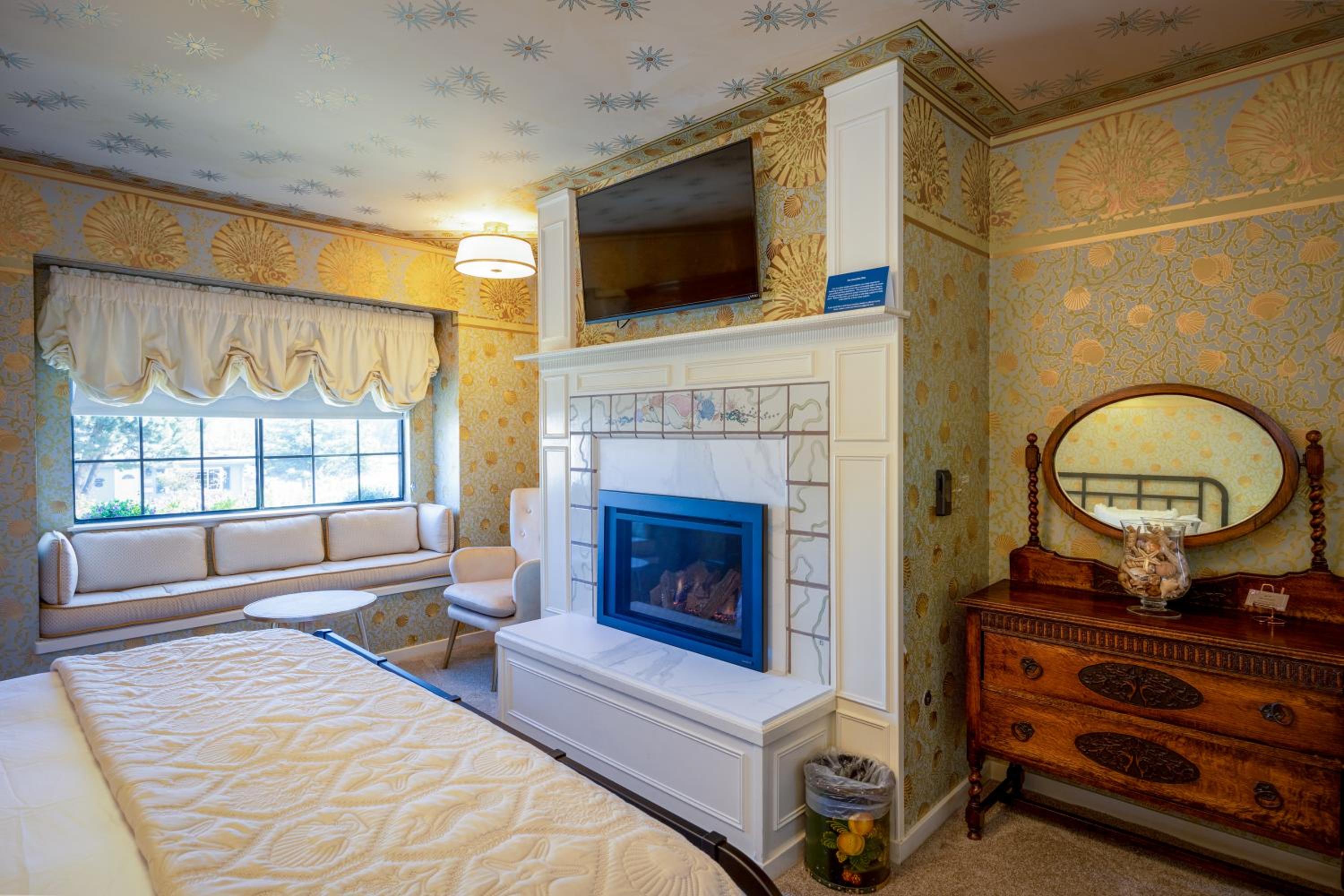 Half Moon Bay Vacations - Mill Rose Inn - Property Image 35