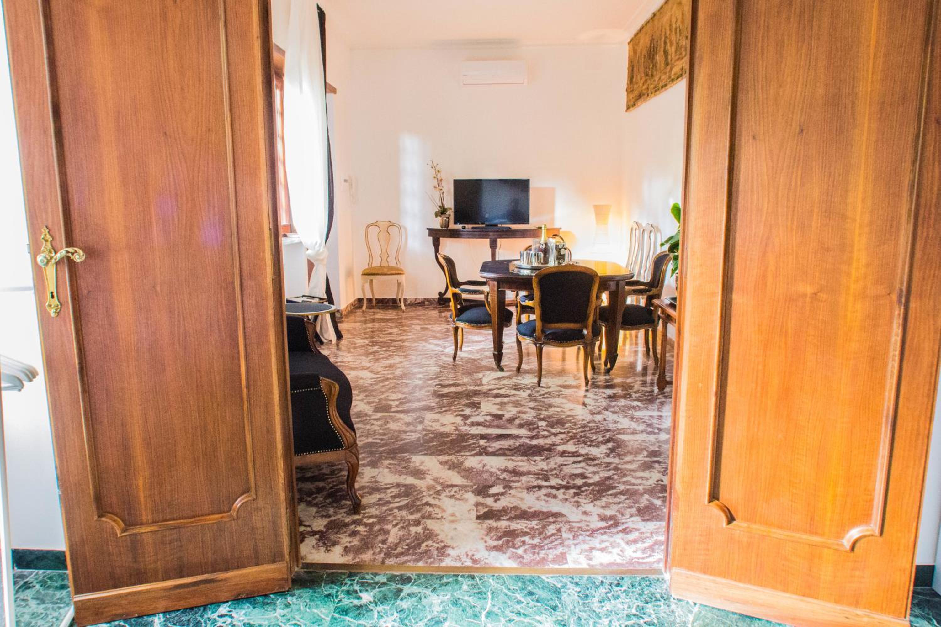 Vatican House Apartment