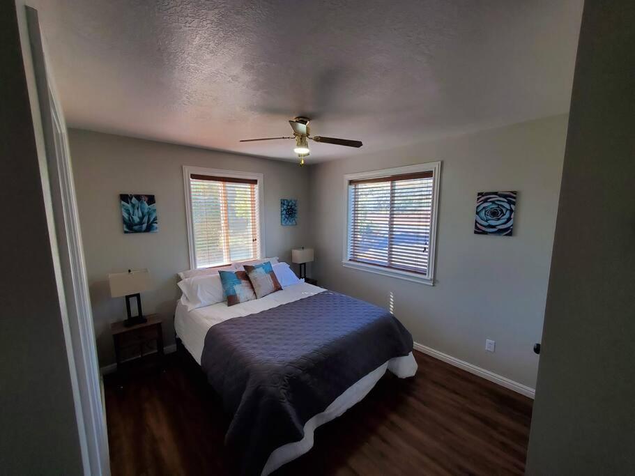 Bear Lake Emerald Retreat with lake view. view 3