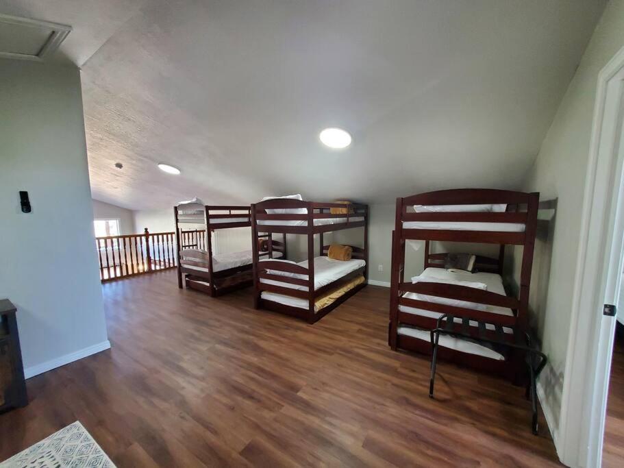 Bear Lake Emerald Retreat with lake view. view 4