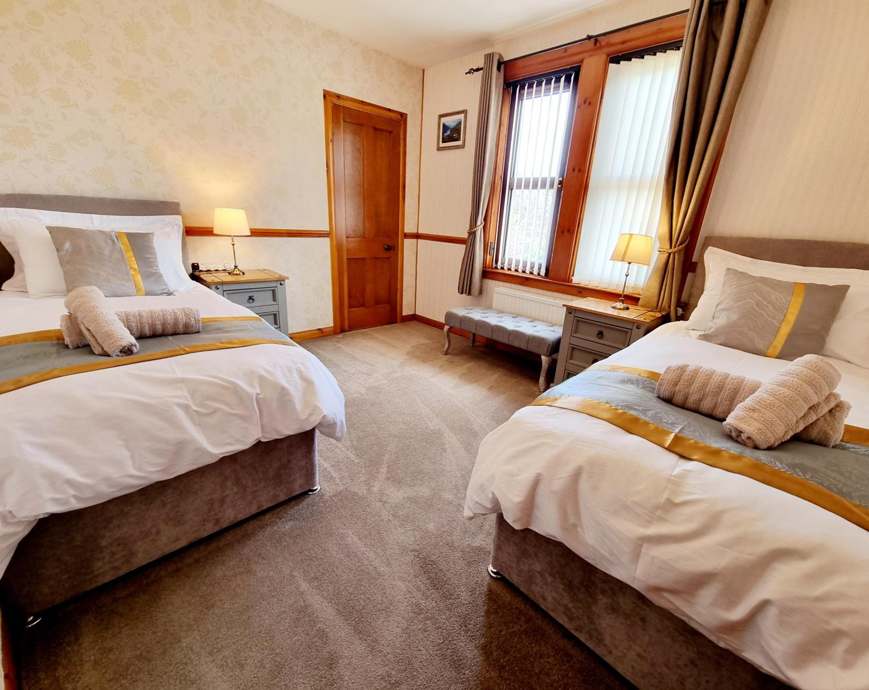 Inverness City 3 bedroom house free parking view 5
