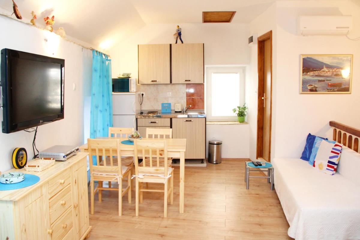 Apartment in the centre of Trogir view 3
