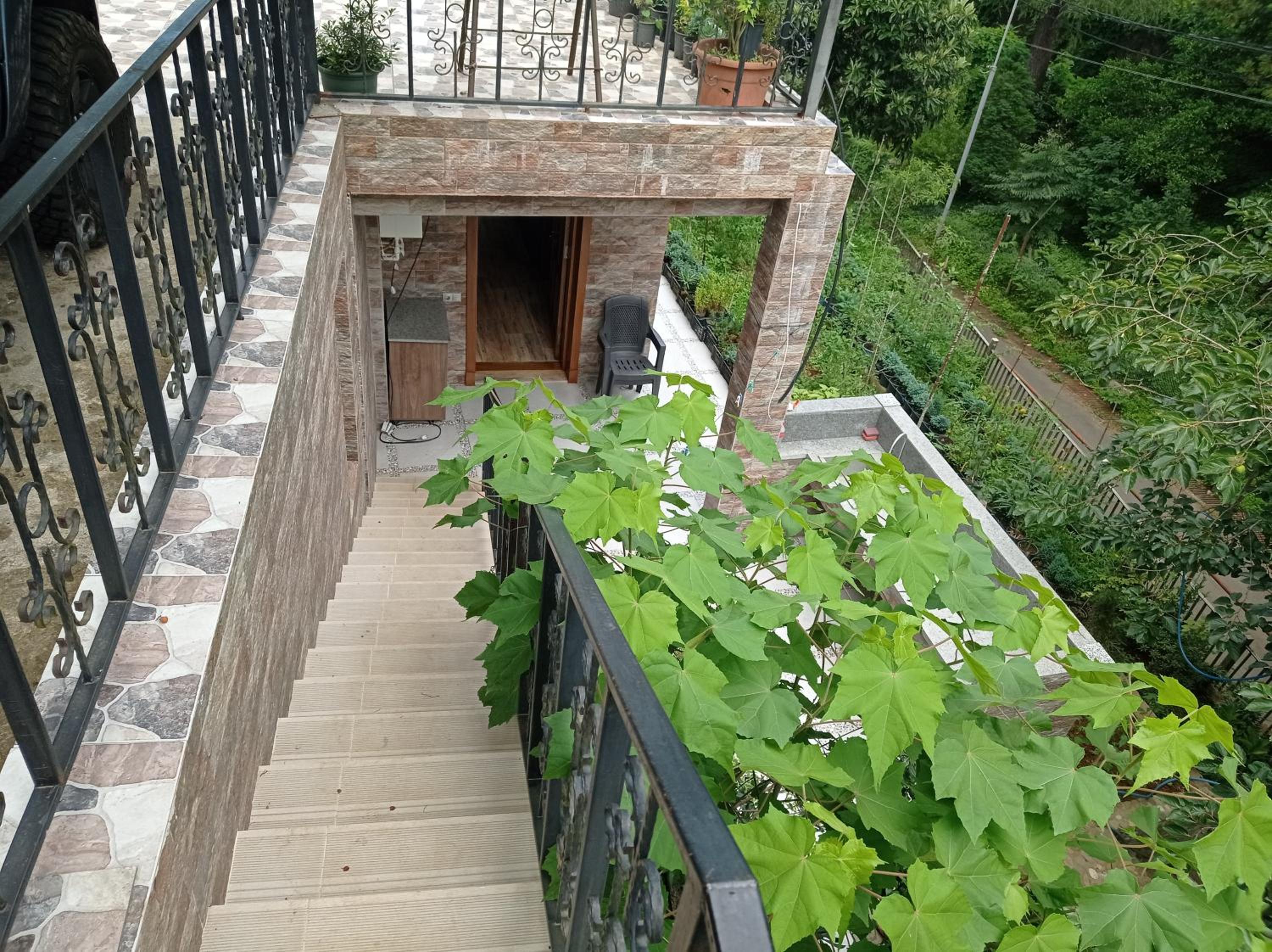 Georgy's Holiday House view 4