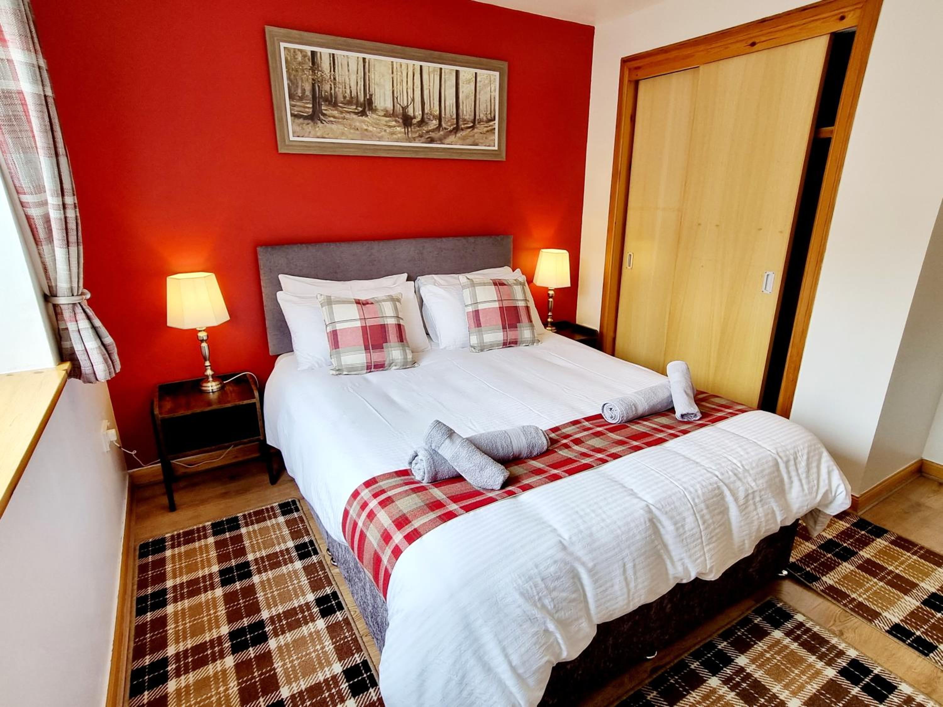 Hill View 2 bedroom free parking