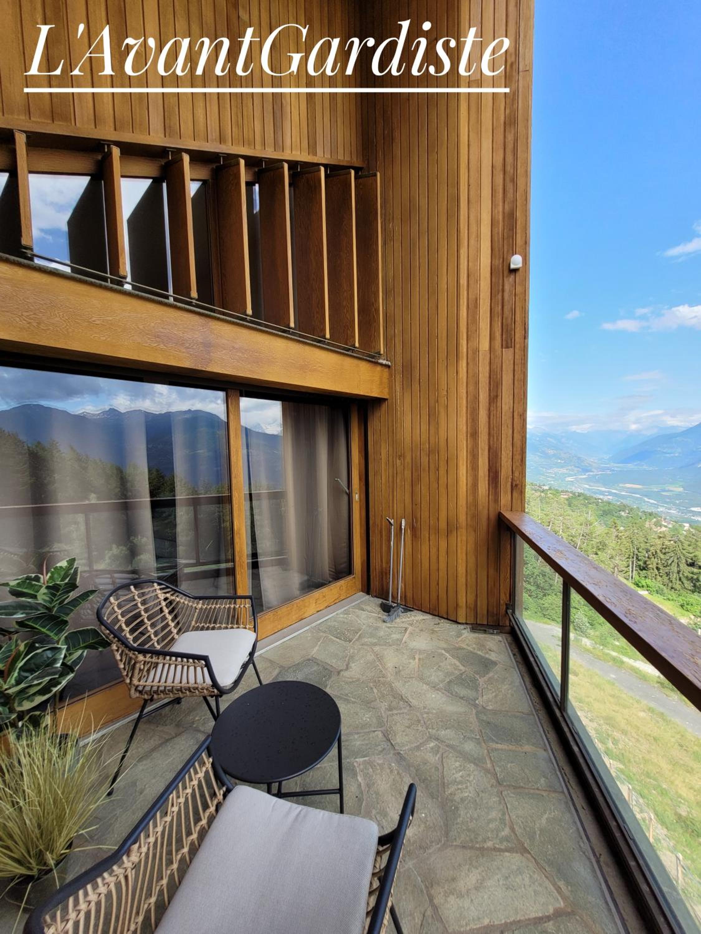 L'AvantGardiste, Spacious 6 bedrooms duplex, panoramic view