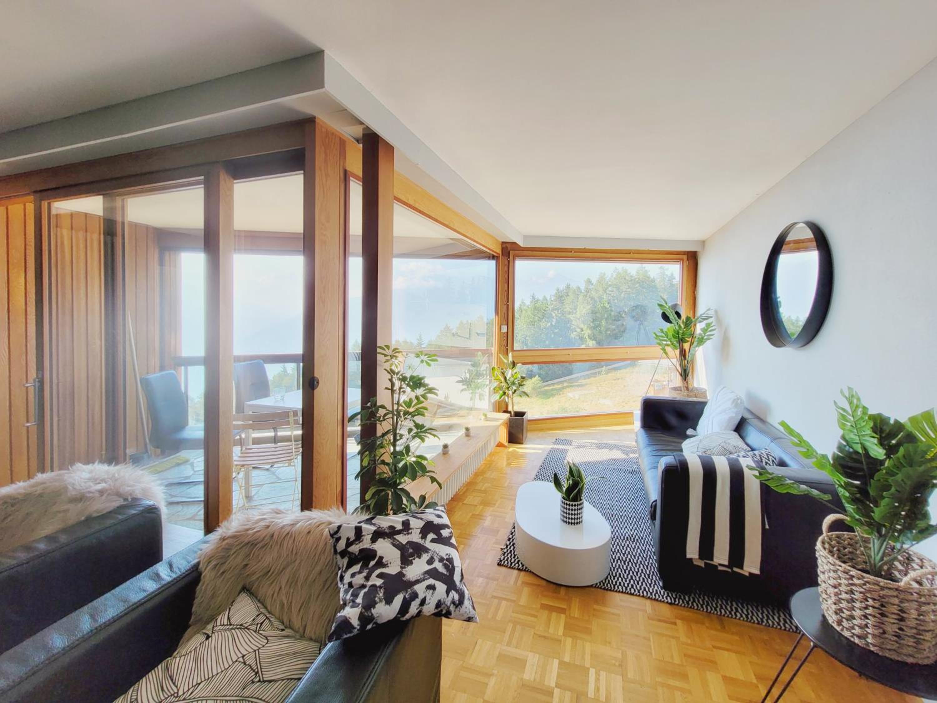 L'AvantGardiste, Spacious 6 bedrooms duplex, panoramic view