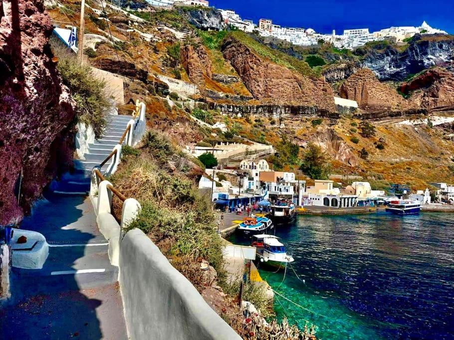 Mermaid Cave Apartment Old Port, Fira view 4