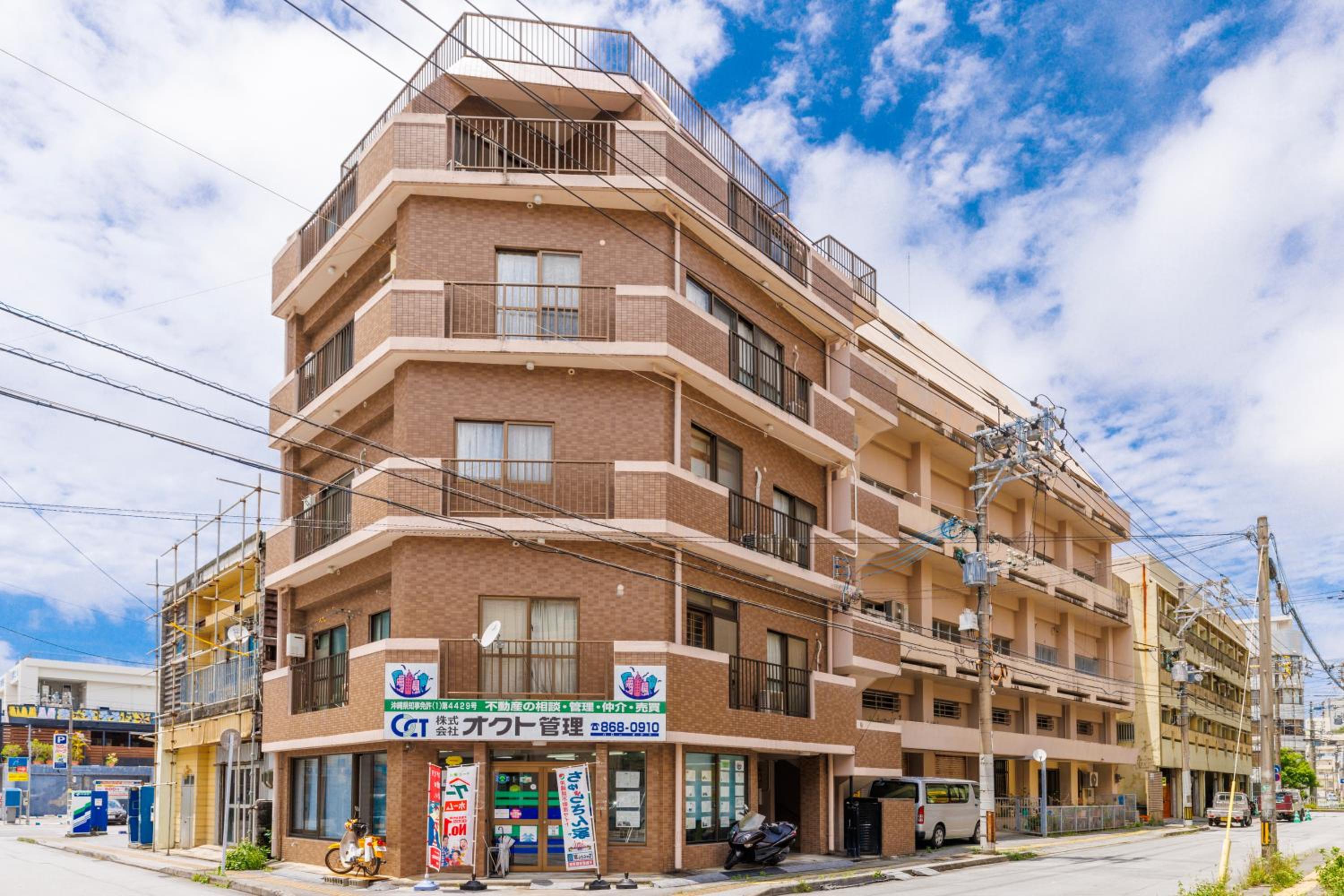 Hotel Naha Gajumaru Apartment Hotel 401 - Image 1