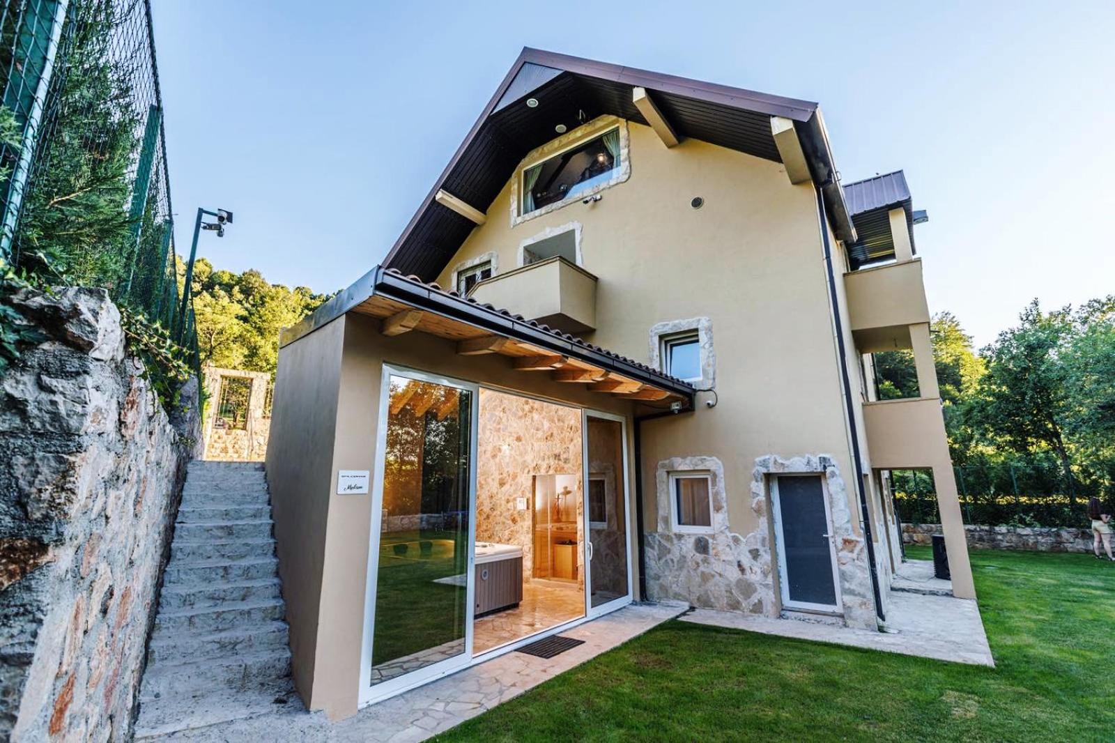 Family SPA Apartments Sunny&Shiny view 2