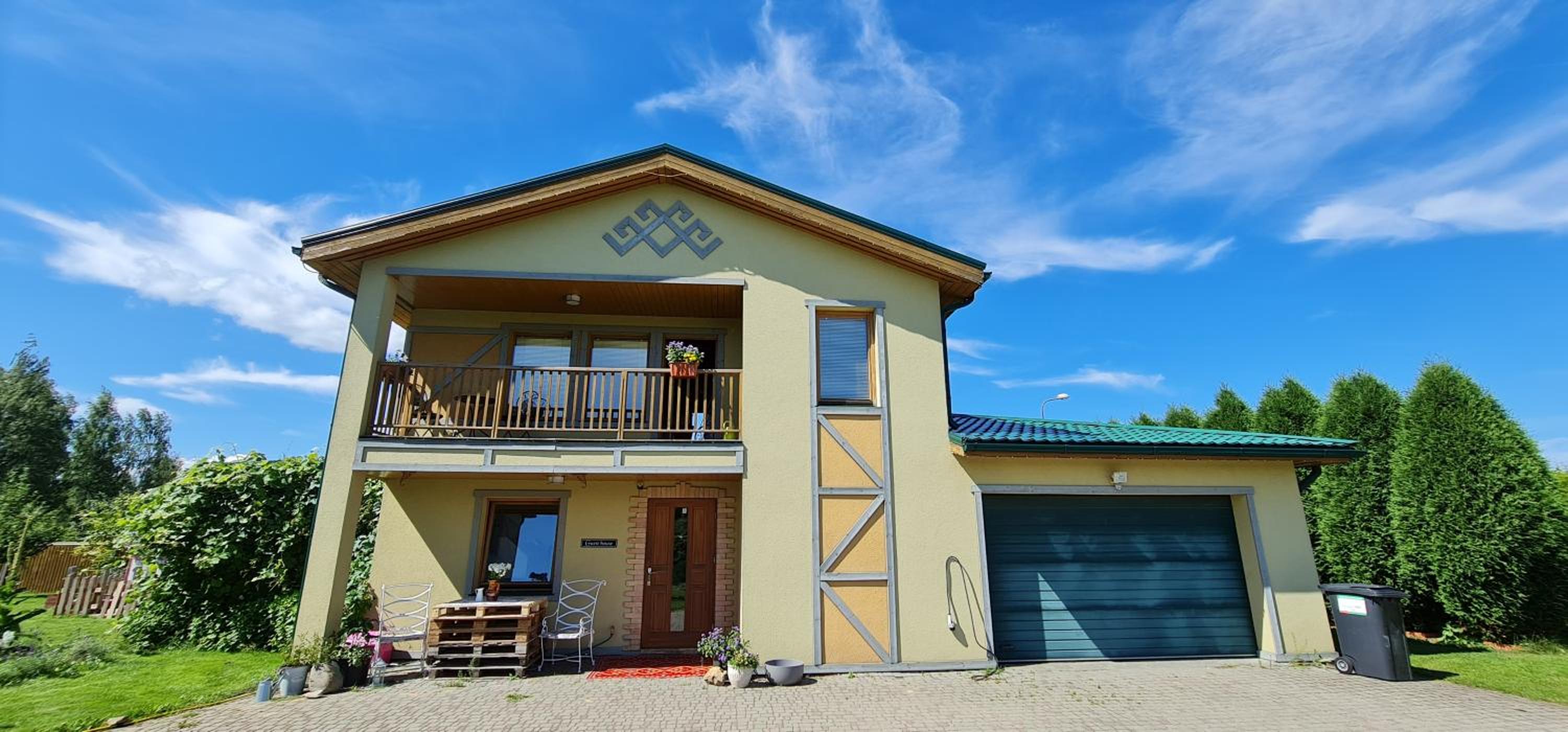 Spacious house with indoor pool & sauna.