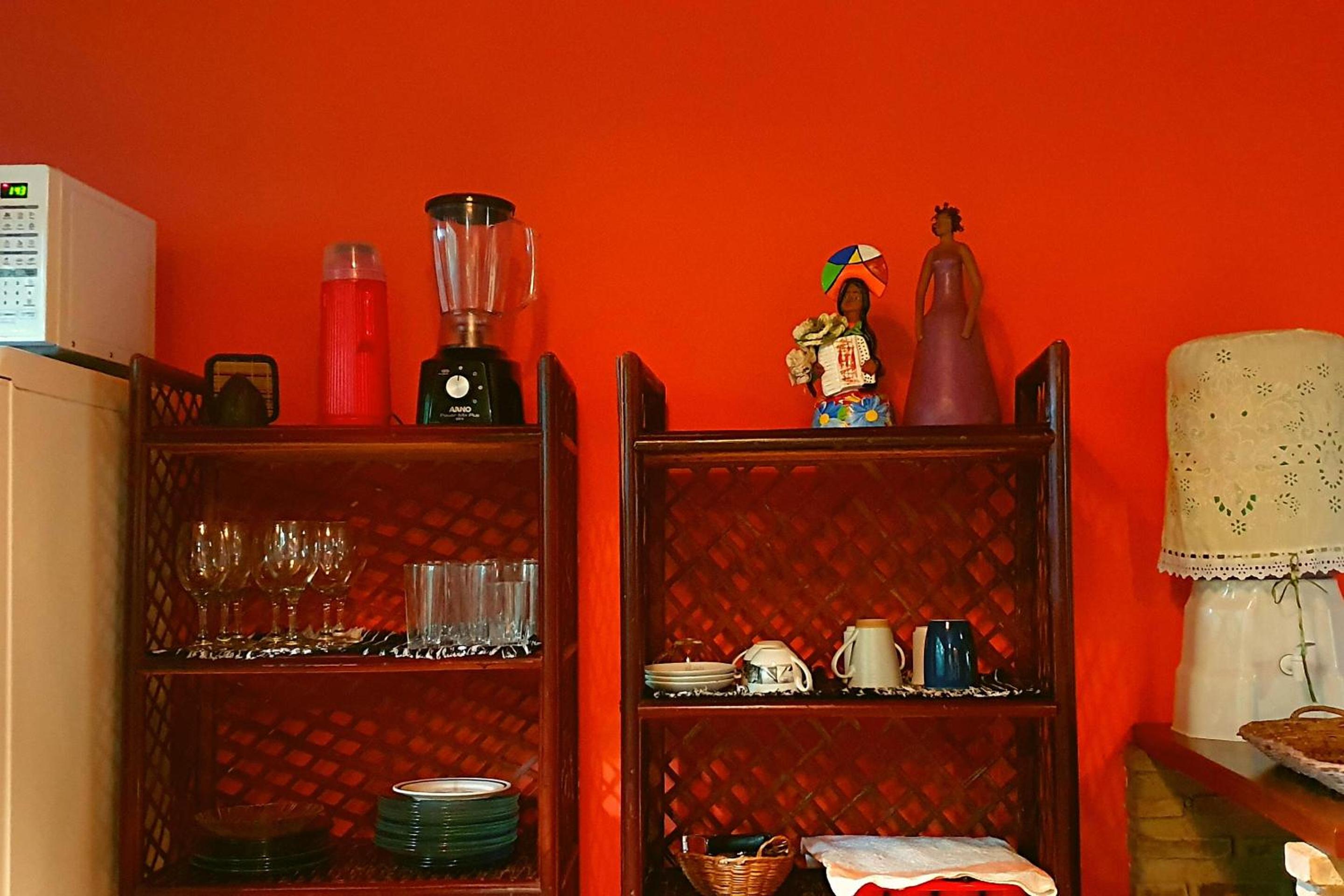 Vilacentro - colorida e ao lado dos restaurantes