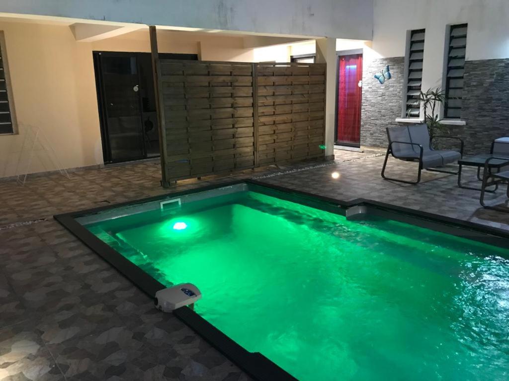 Le Flamboyant avec piscine chauffée 30° et Jacuzzi view 4