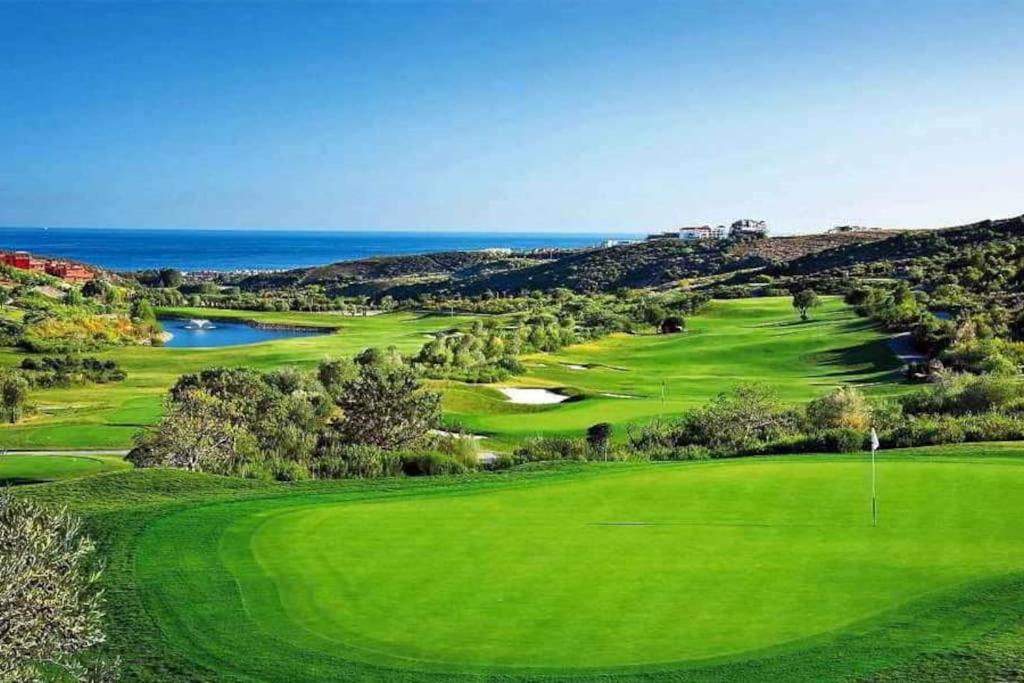 SEA VIEW Holiday Home in Marbella Resort