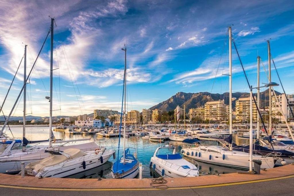 SEA VIEW Holiday Home in Marbella Resort