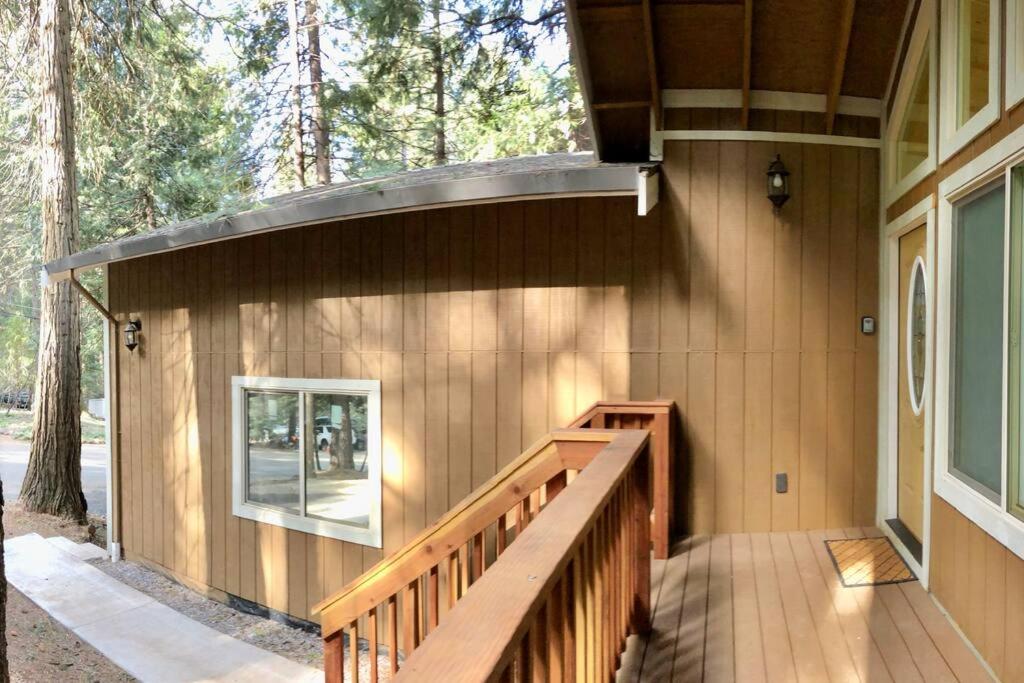 Modern Cabin Get Away - close to APPLE HILL view 5